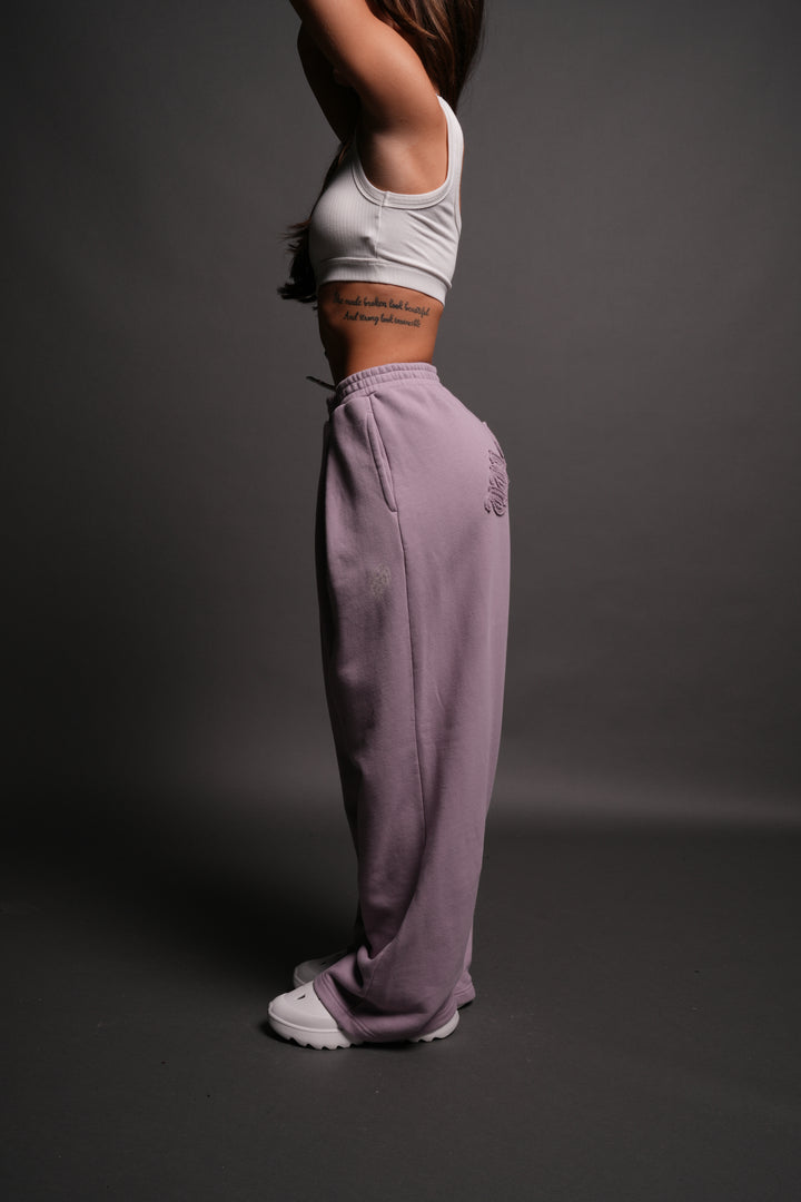 Chopper Appliqué "Yara" Pleated Sweat Pants V2 in Purple Smoke