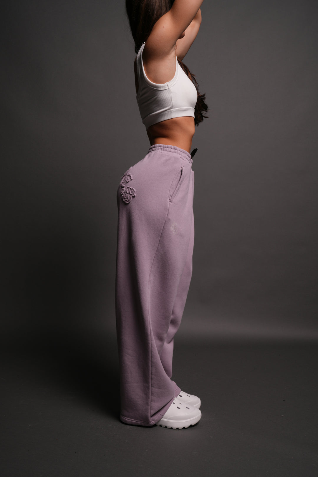 Chopper Appliqué "Yara" Pleated Sweat Pants V2 in Purple Smoke