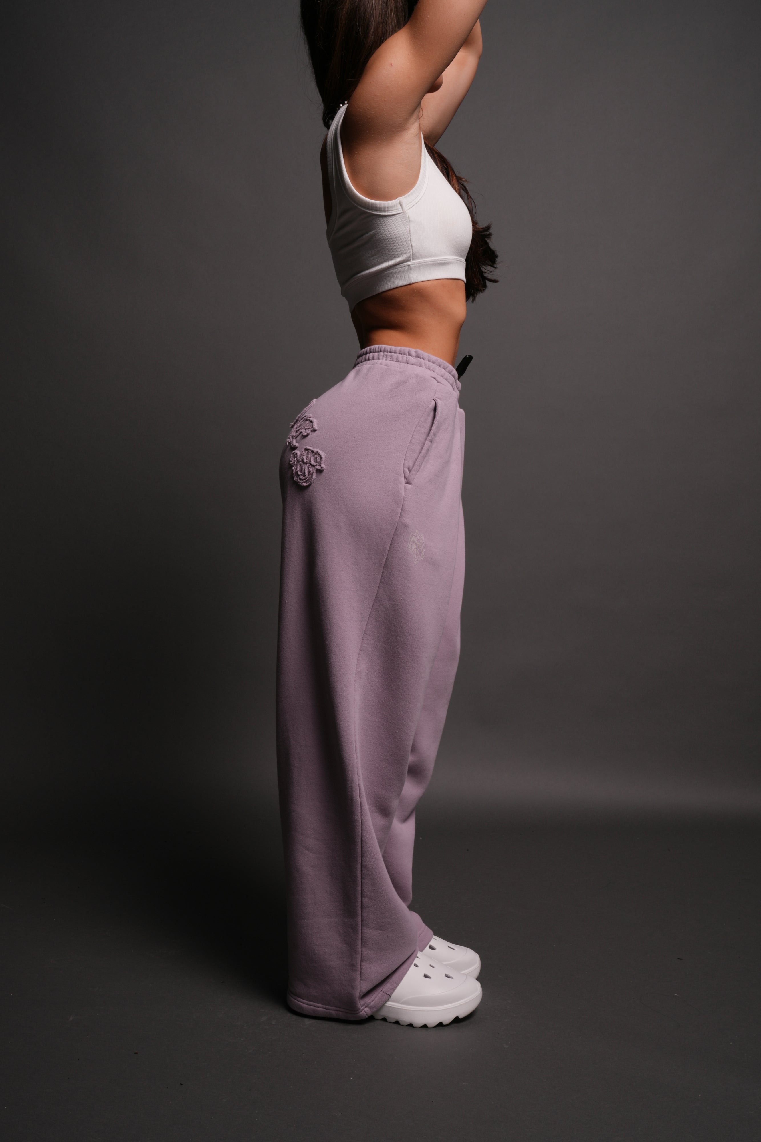 Chopper Appliqué "Yara" Pleated Sweat Pants V2 in Purple Smoke