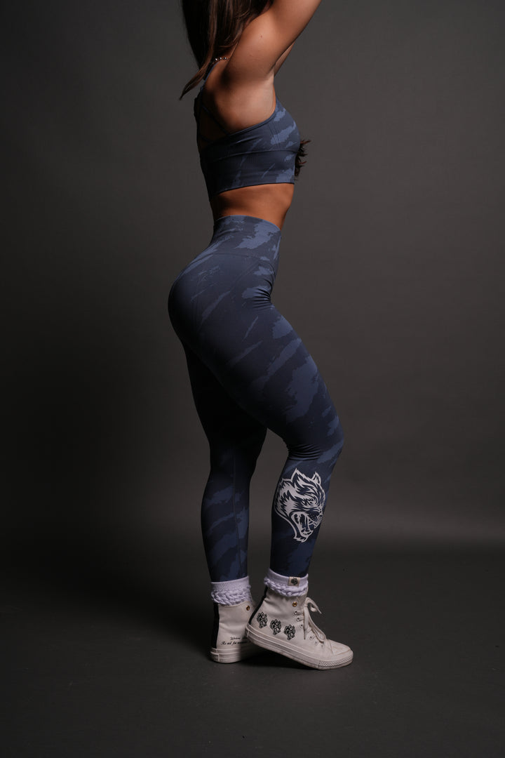 Big Wolf "Everson" Huxley Scrunch Leggings in Ocean Blue Native Camo