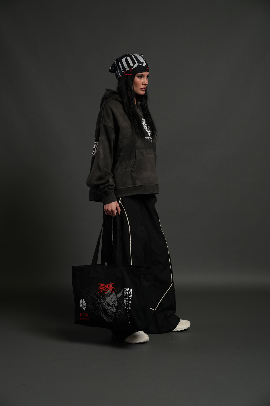 Hannya Inferno Canvas Tote in Black