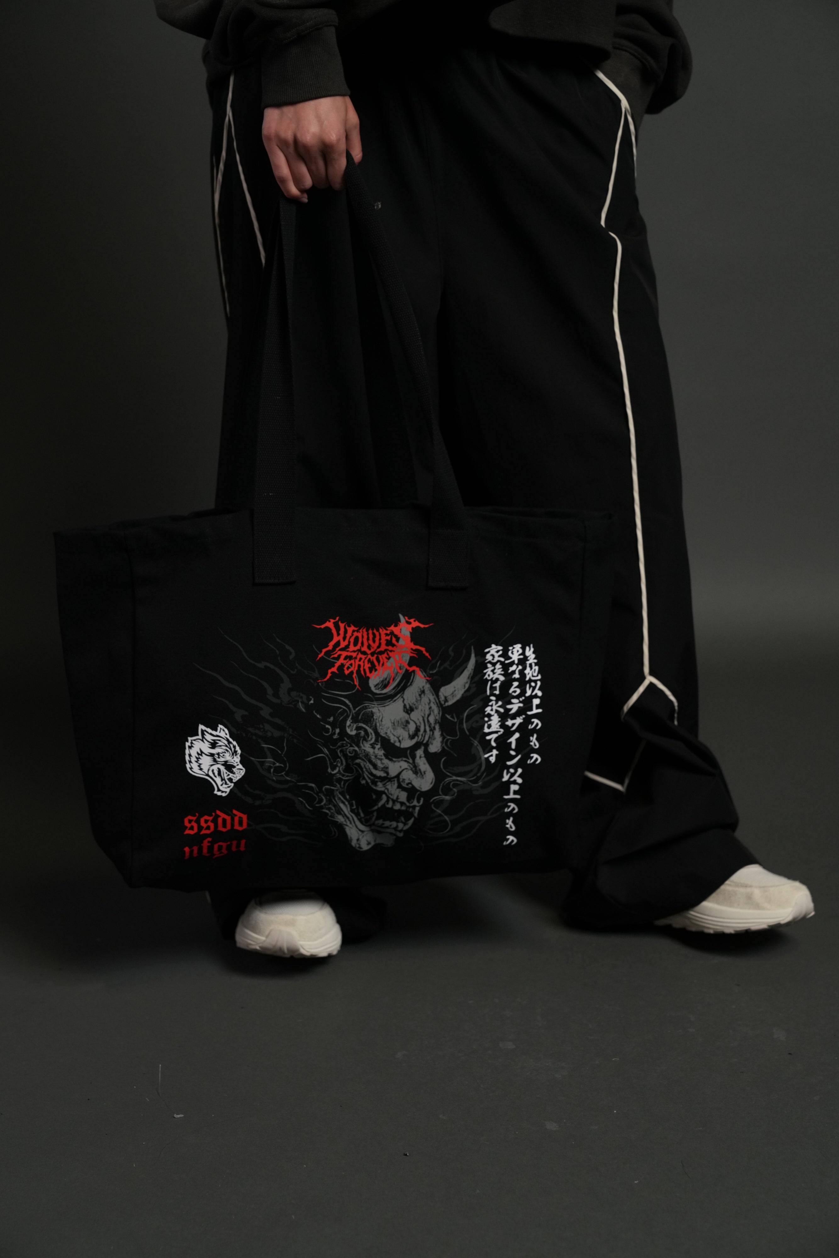 Hannya Inferno Canvas Tote in Black