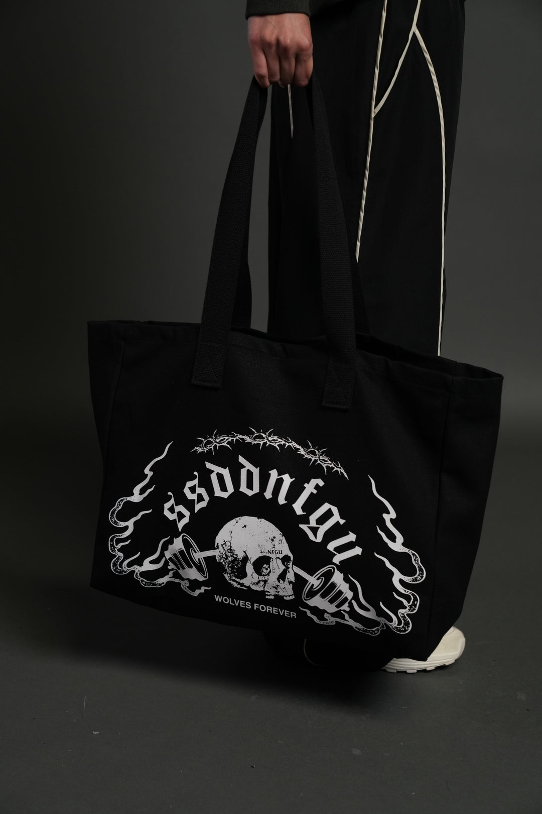 Hannya Inferno Canvas Tote in Black
