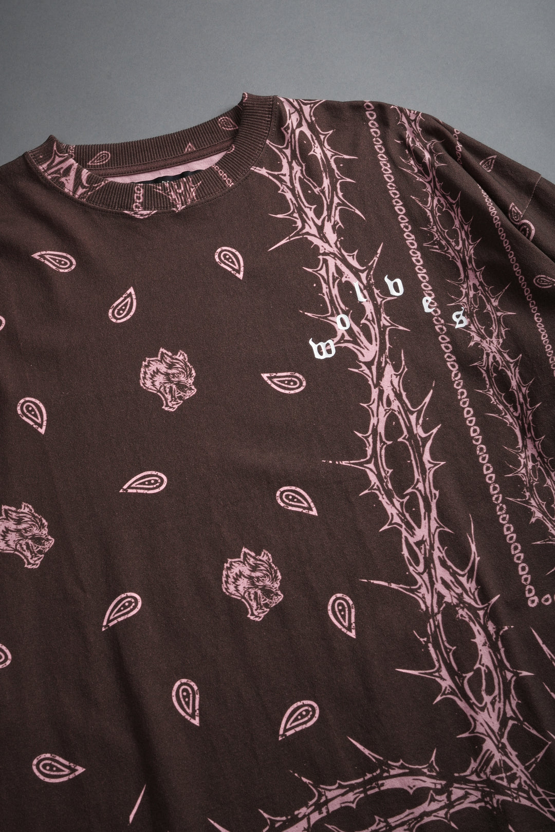 Wolves Pyramid Grunge "Box Cut" L/S Tee in Desert Dust Thorn Paisley