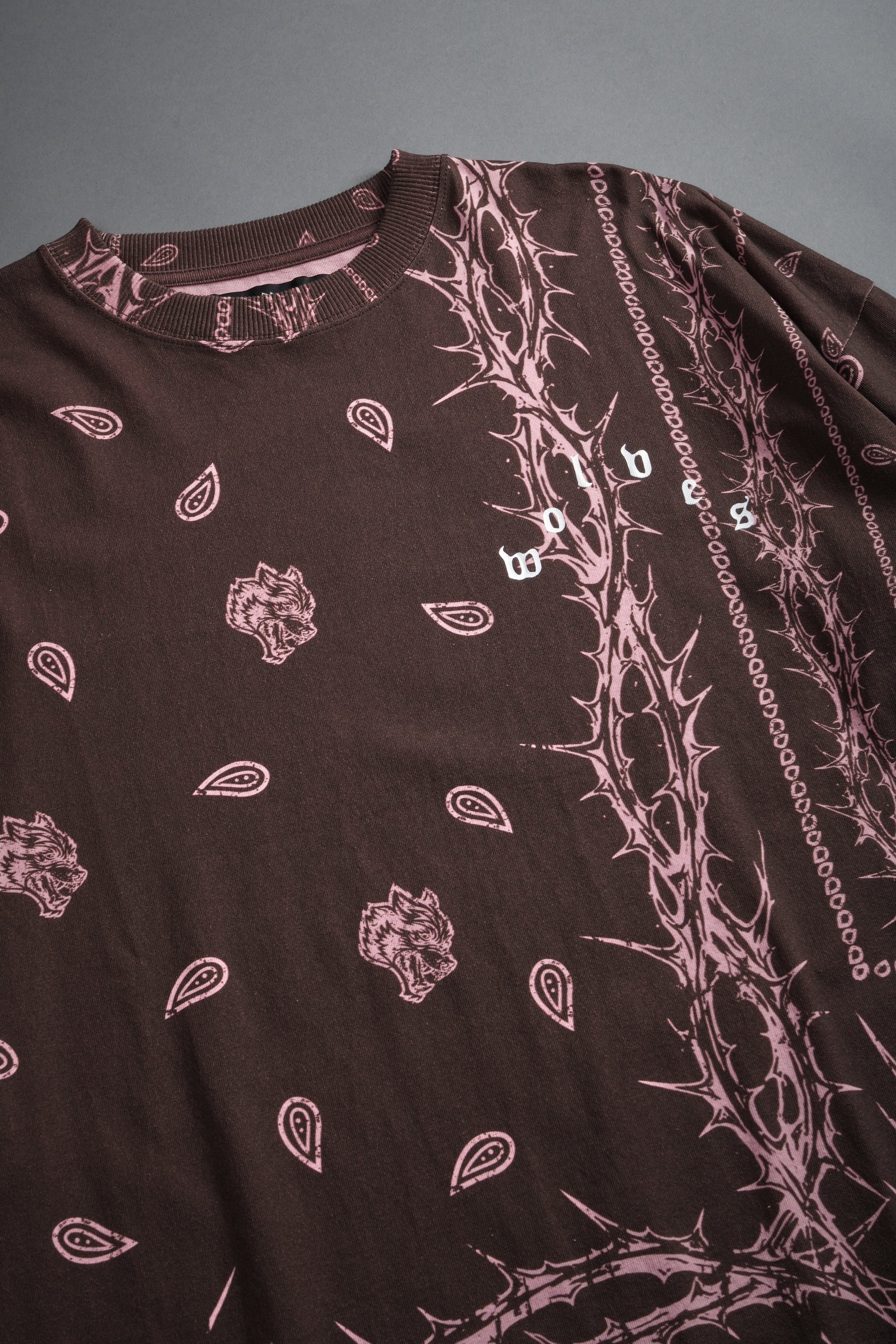 Wolves Pyramid Grunge "Box Cut" L/S Tee in Desert Dust Thorn Paisley