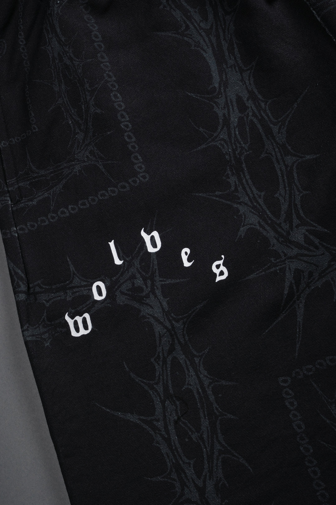 Wolves Pyramid Grunge Oversized Raw Hem Post Lounge Sweat Shorts in Black Thorn Paisley