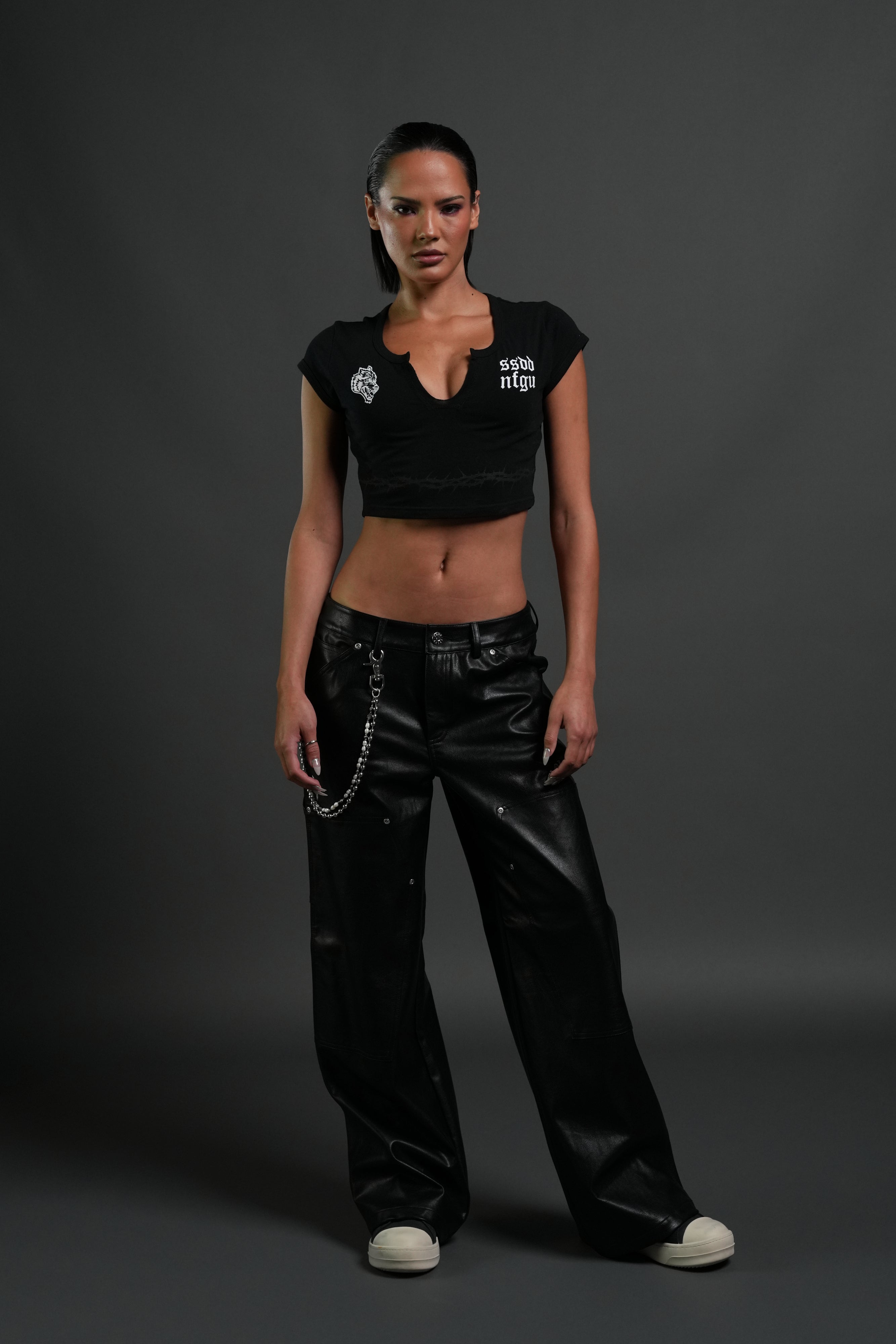 SSDDNFGU Thorns "Josie" Crop Baby Tee in Black
