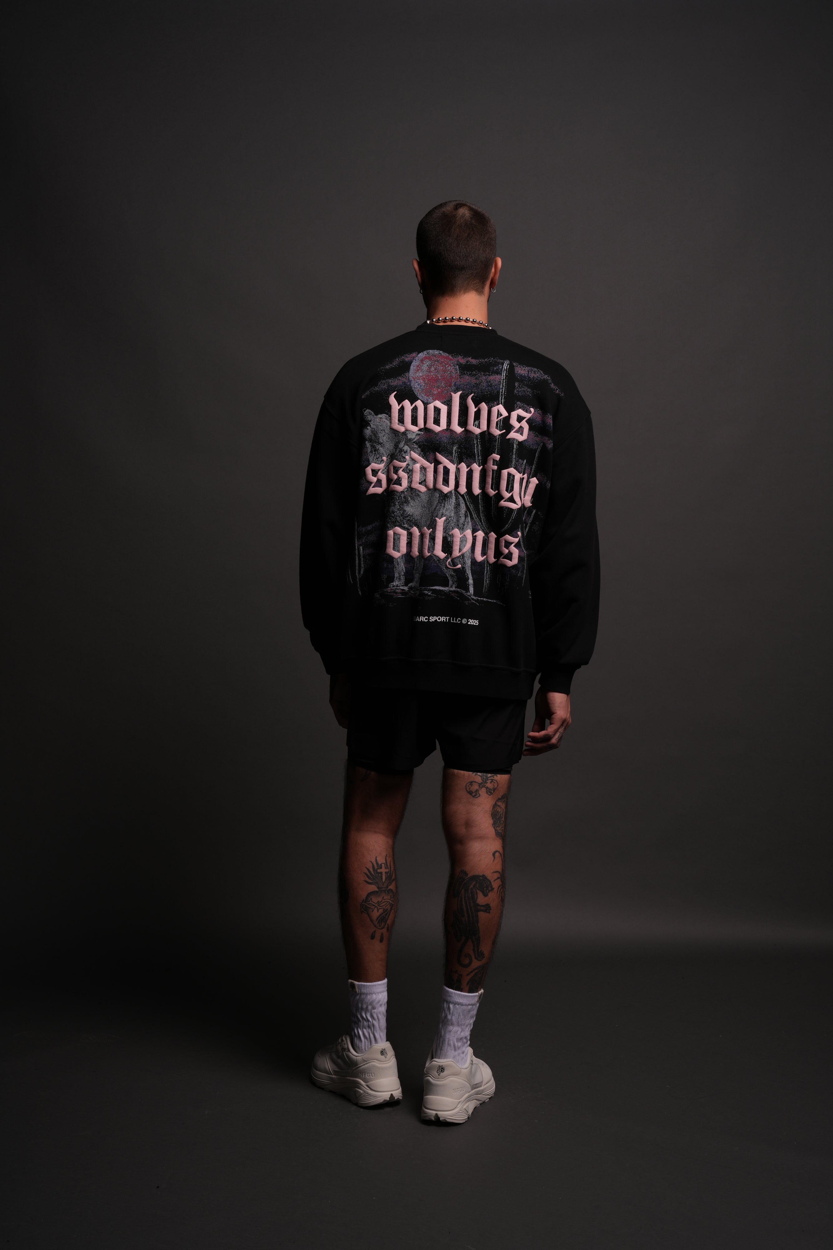 Desert Howl London Crewneck in Black