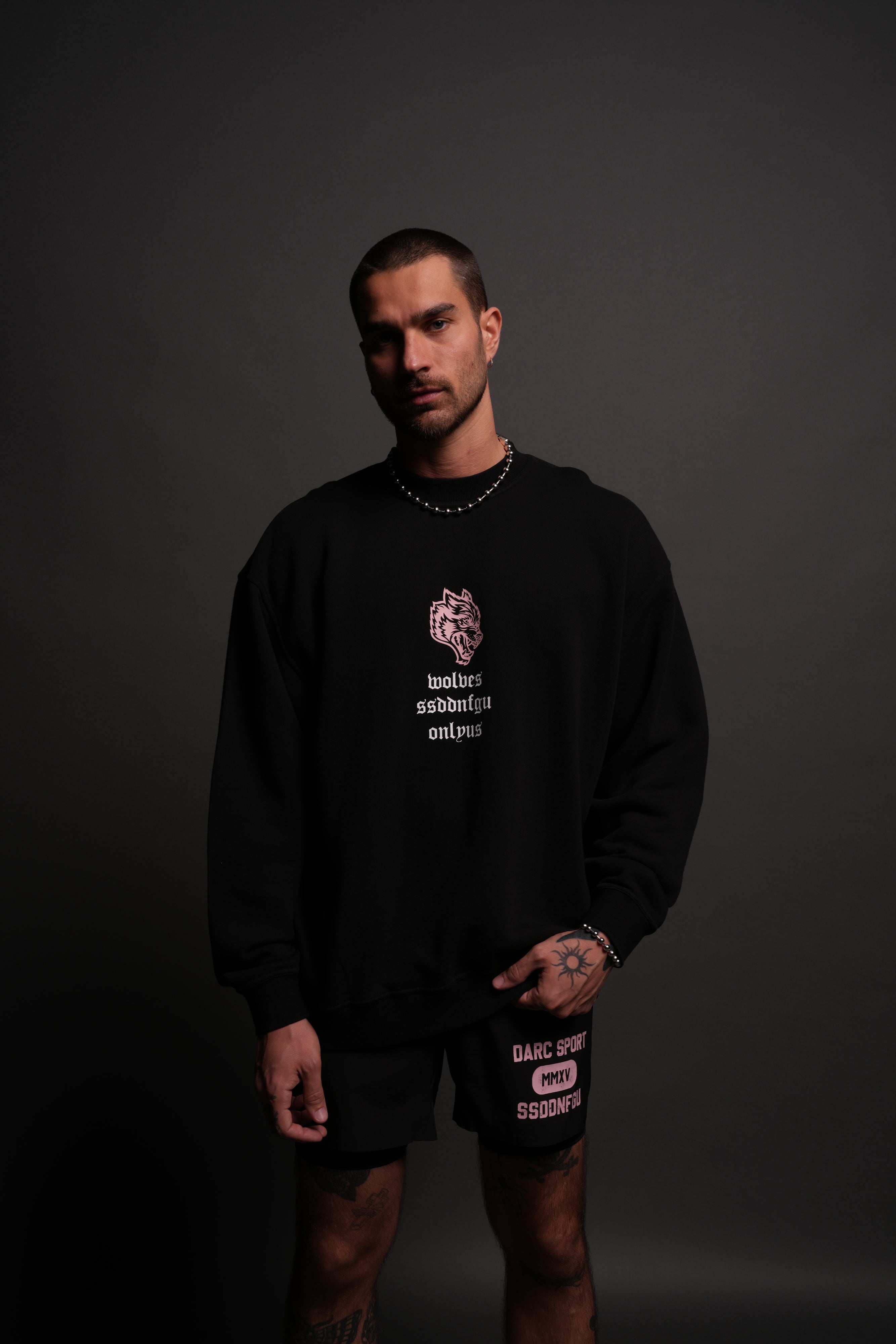 Desert Howl London Crewneck in Black