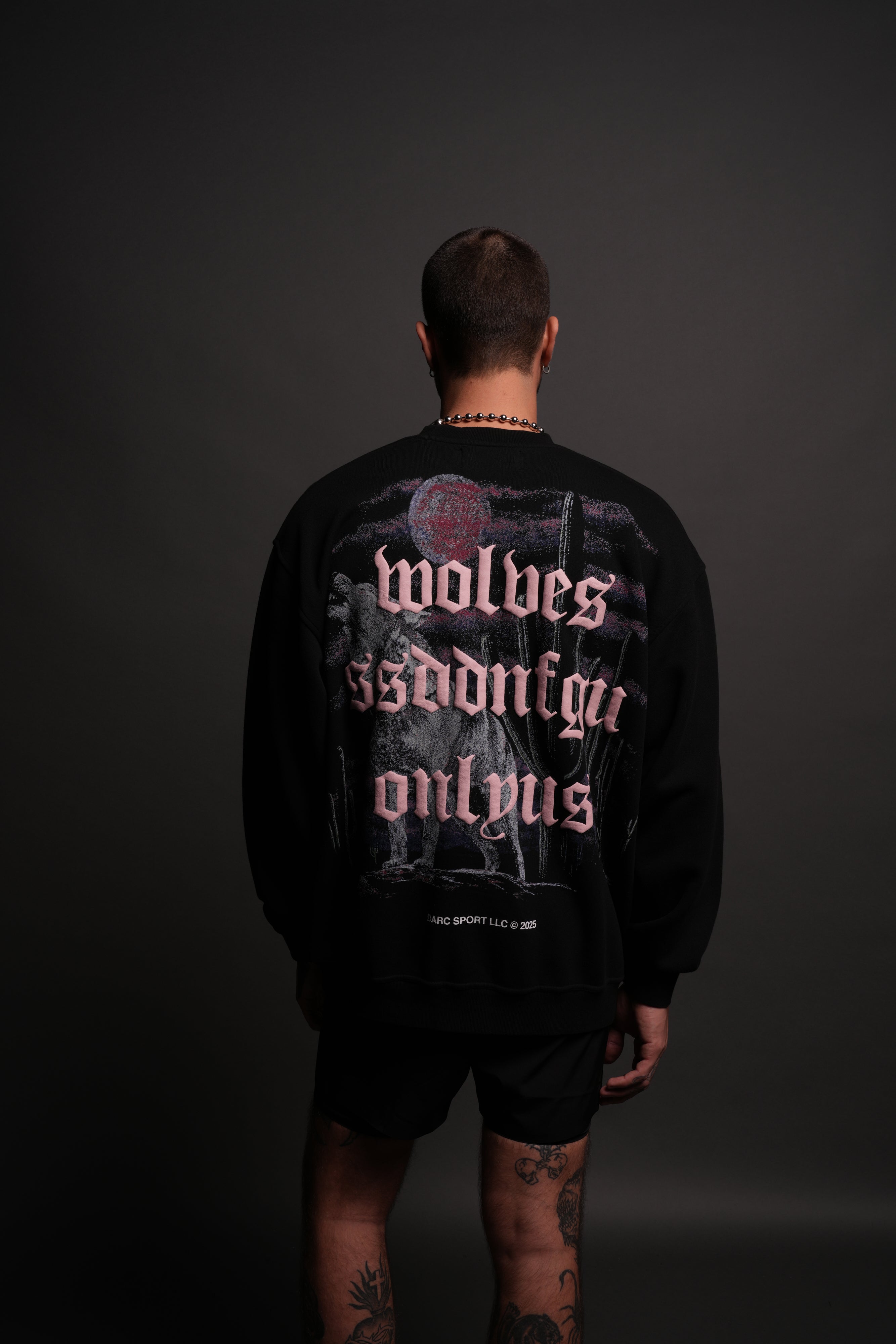 Desert Howl London Crewneck in Black