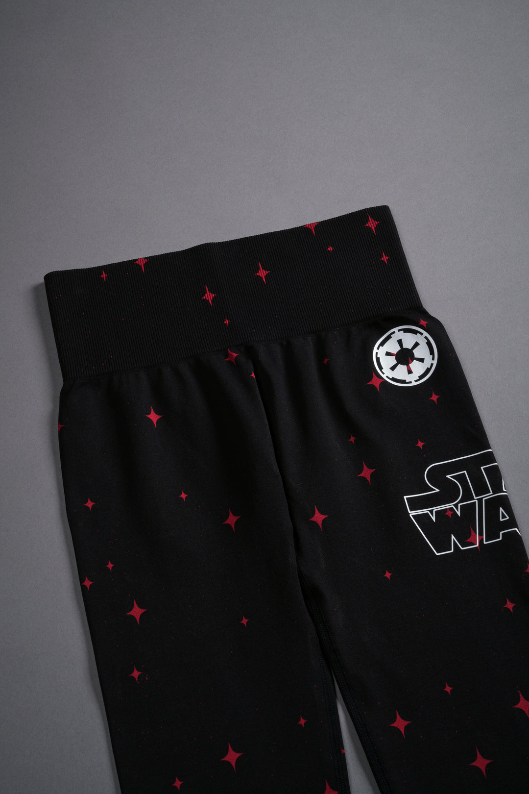 The Power "Everson Seamless" Scrunch Leggings in Black/Red Starry Night