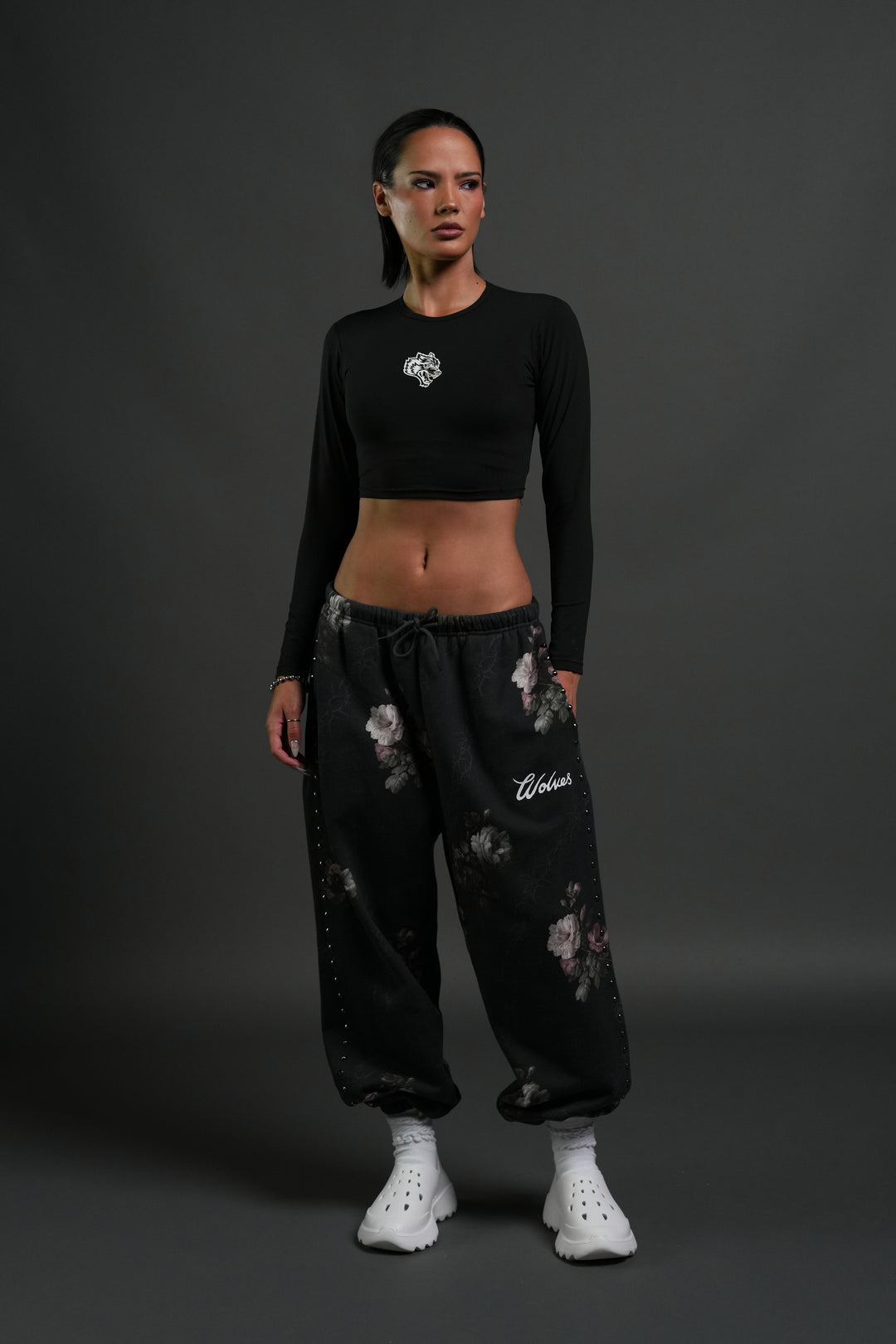 Rose Thorn Lightweight Lounger Sweat Pants in Black Rose Thorn