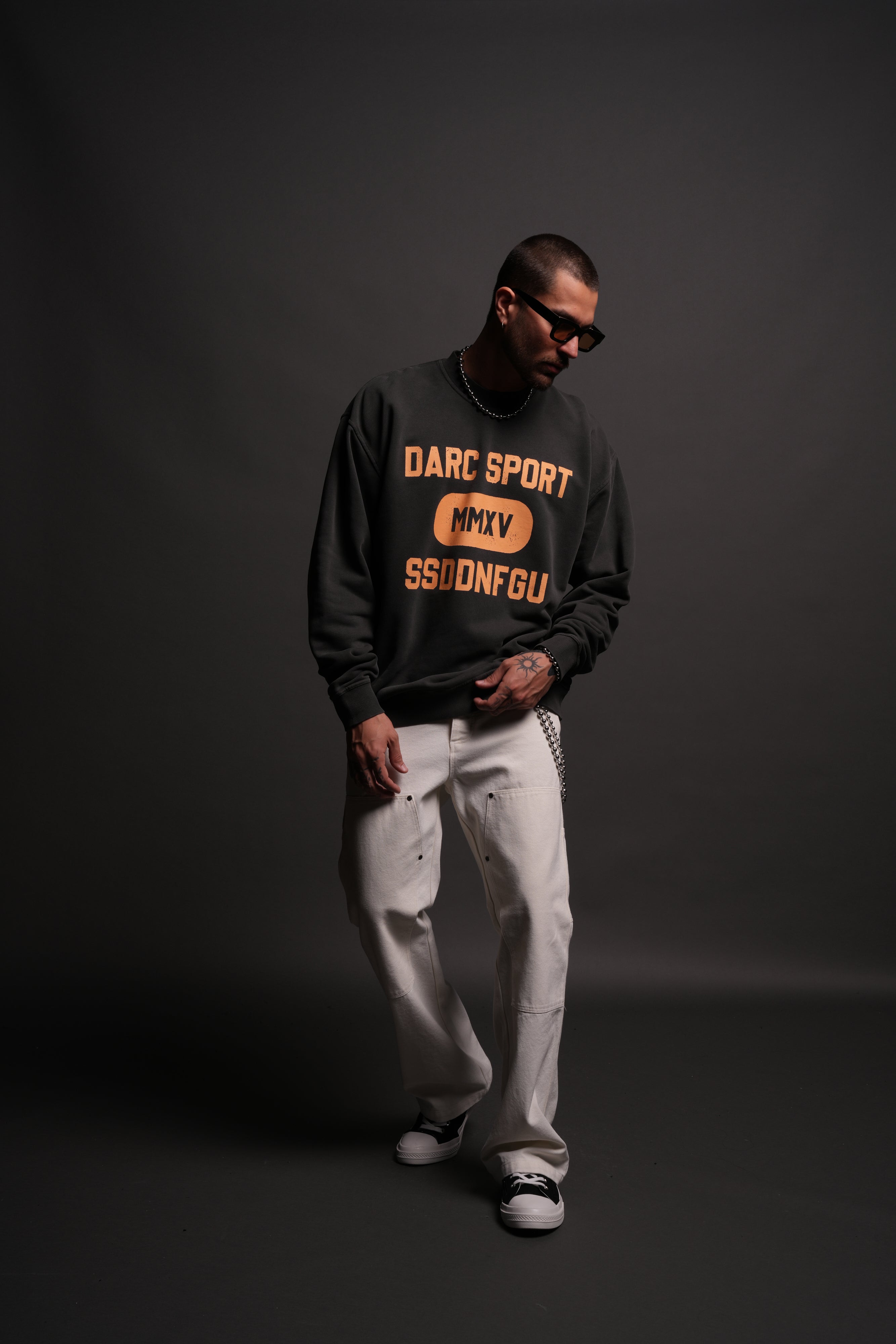 Wolves Forever London Unisex Crewneck in Wolf Gray