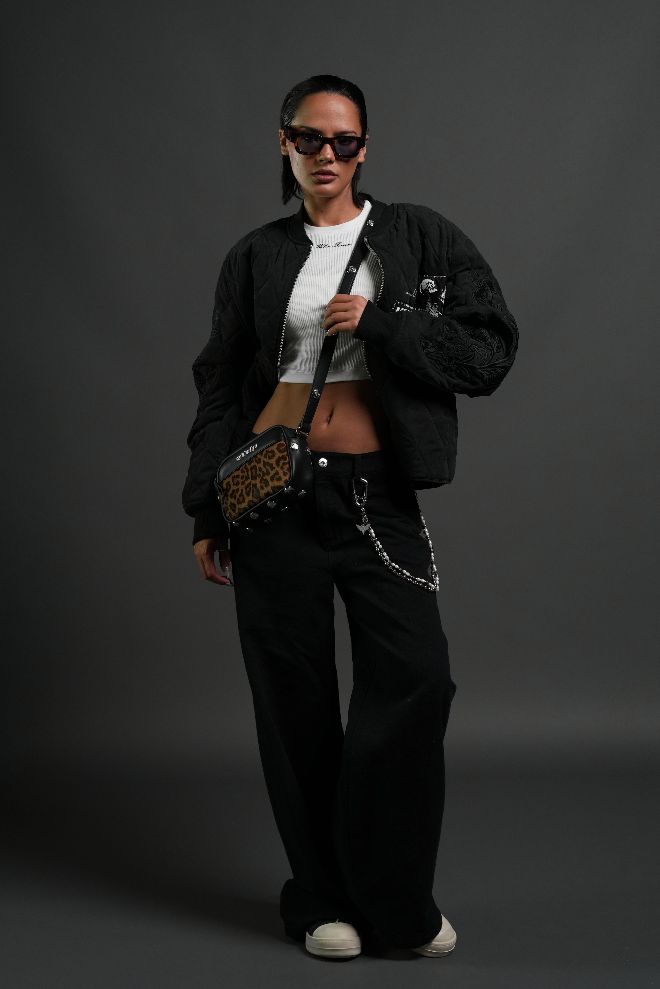 Wolf Head Rodman Leather Side Bag in Black