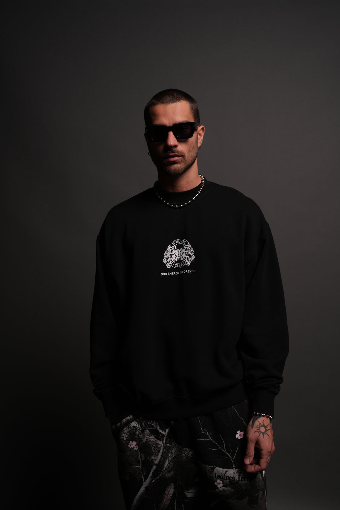 Alpha Wolf London Crewneck in Black