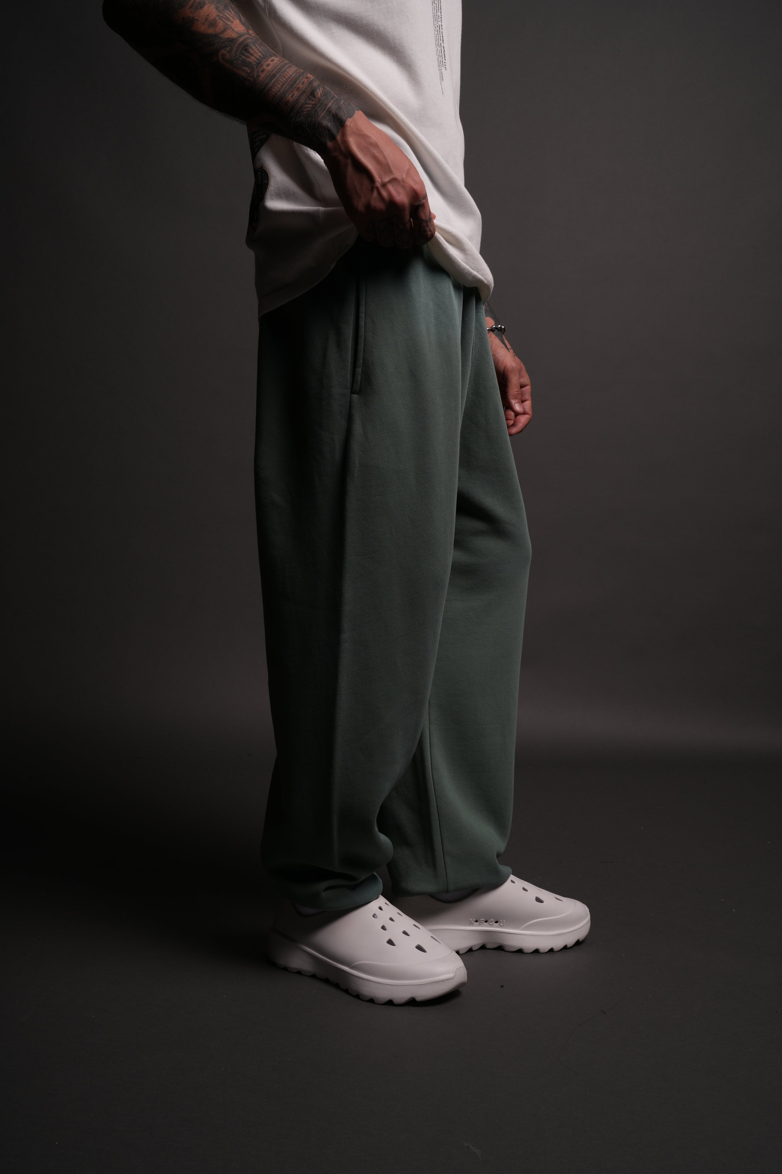 Wolves Forever Lightweight Lounger Sweat Pants in Hunter Green Driftwash