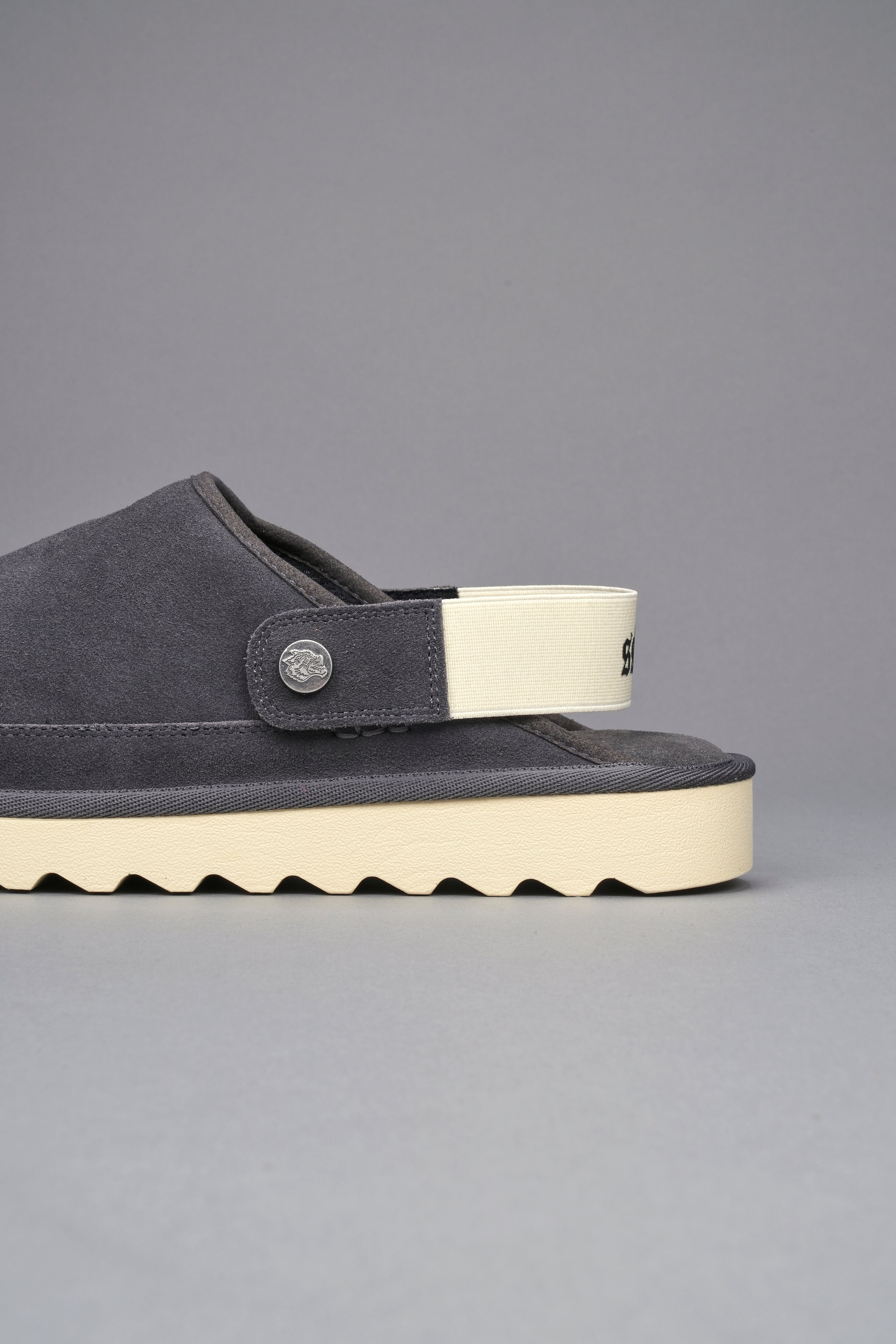 Sedona Slides in Wolf Gray