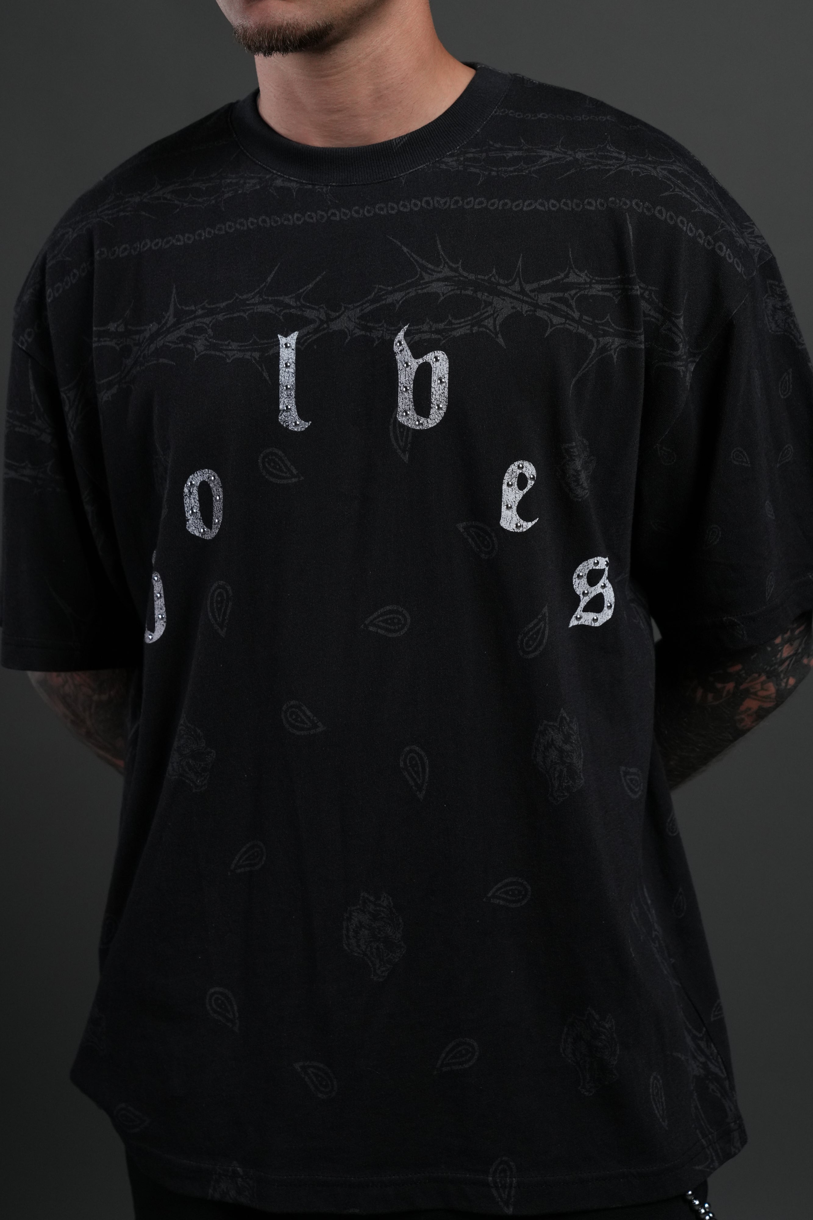 Studded Wolves Pyramid Premium Oversized Tee in Black Thorn Paisley