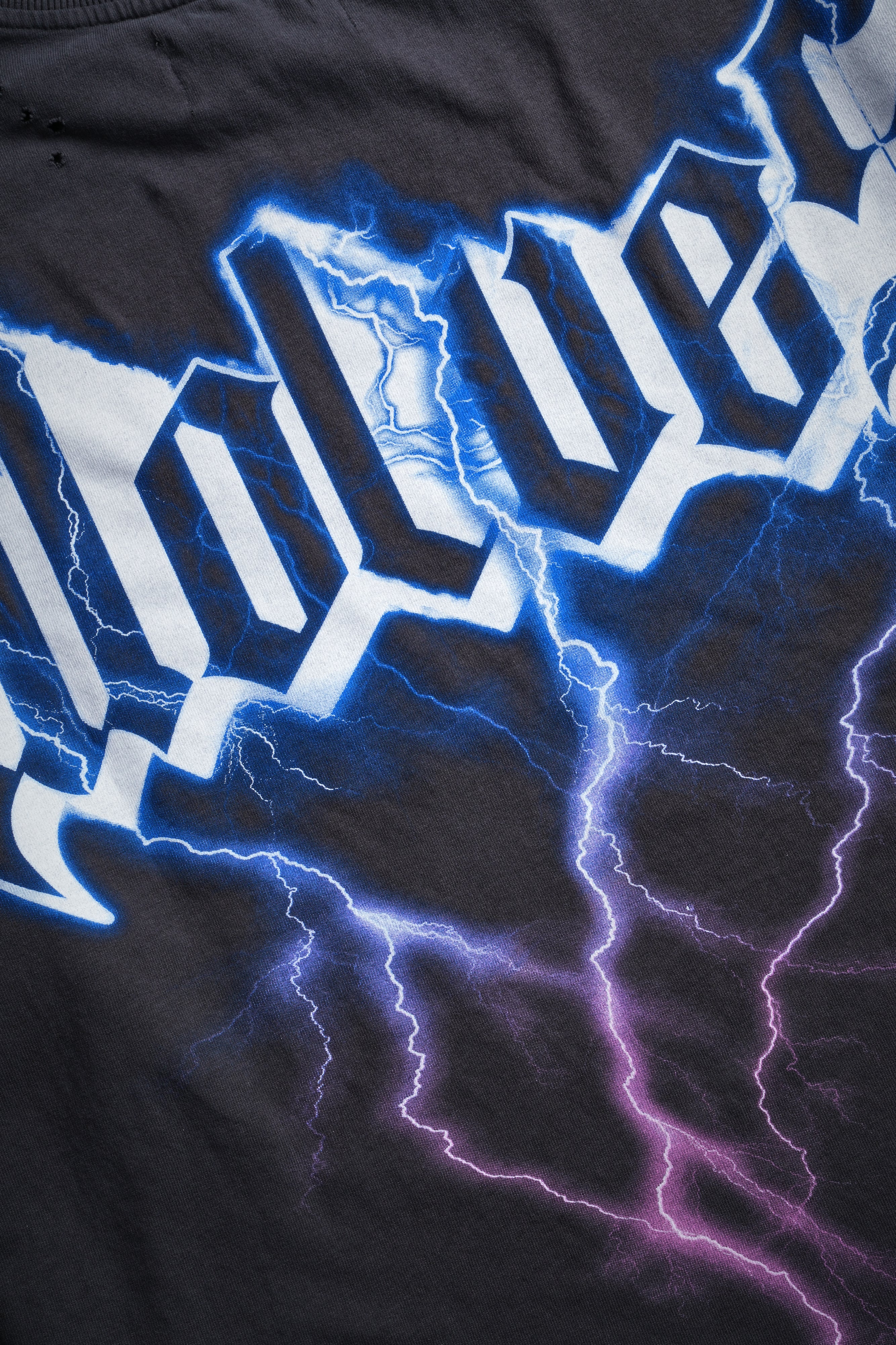 Wolves Lightning Distressed Grunge Tee in Wolf Gray Drift Wash