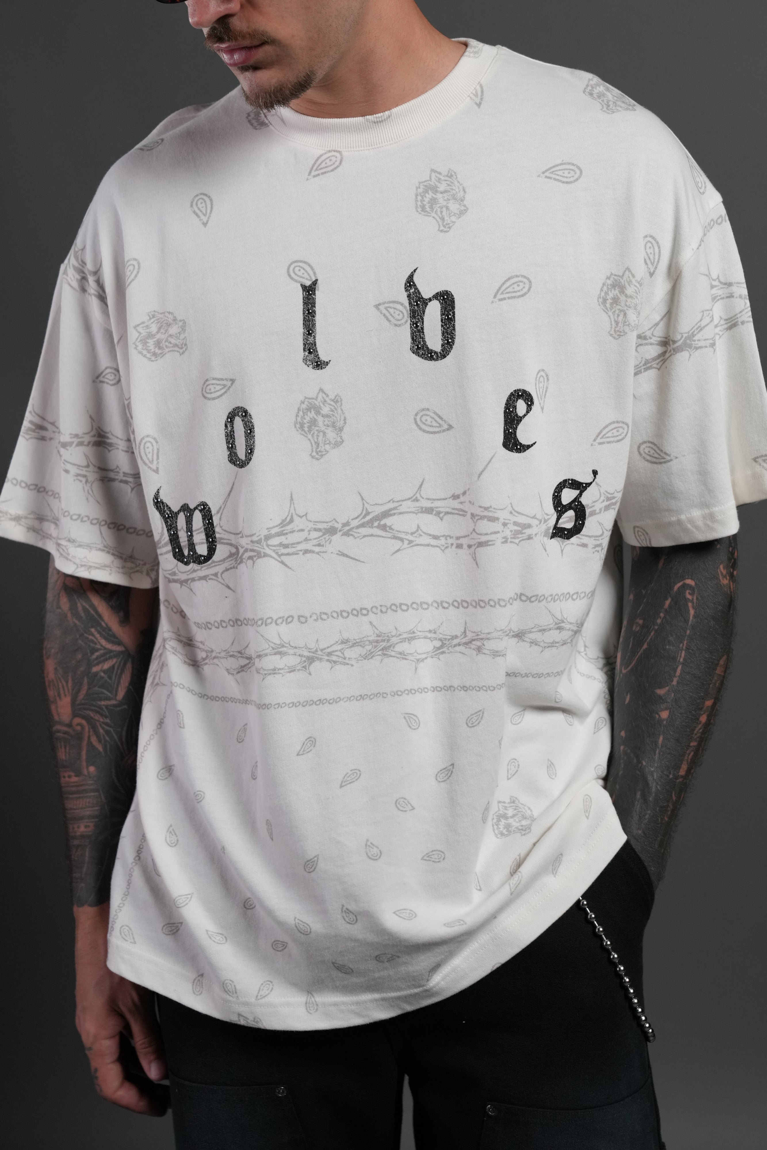 Studded Wolves Pyramid Premium Oversized Tee in Cream Thorn Paisley
