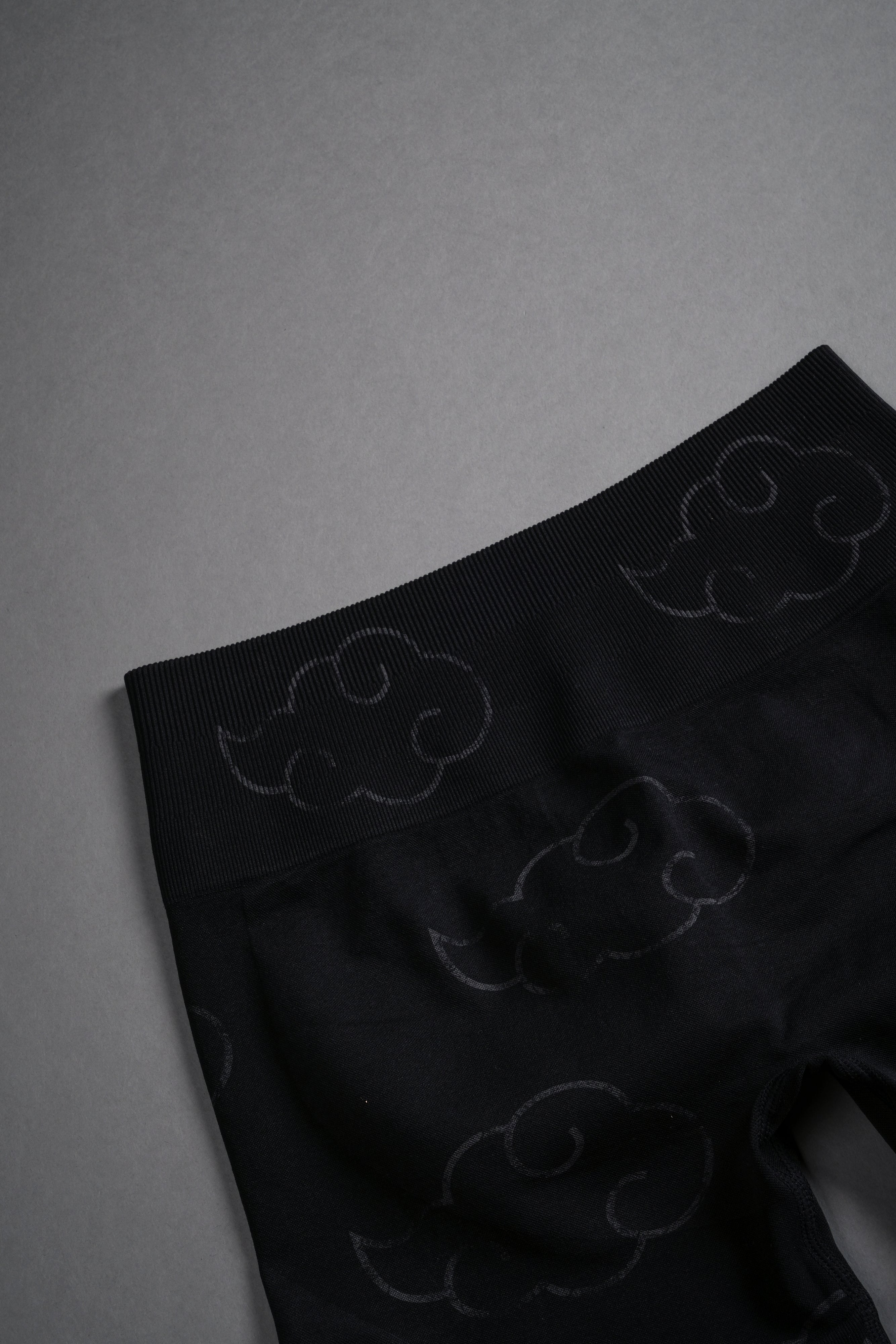 Wolf Cloud Everson Seamless "Training" Shorts in Black