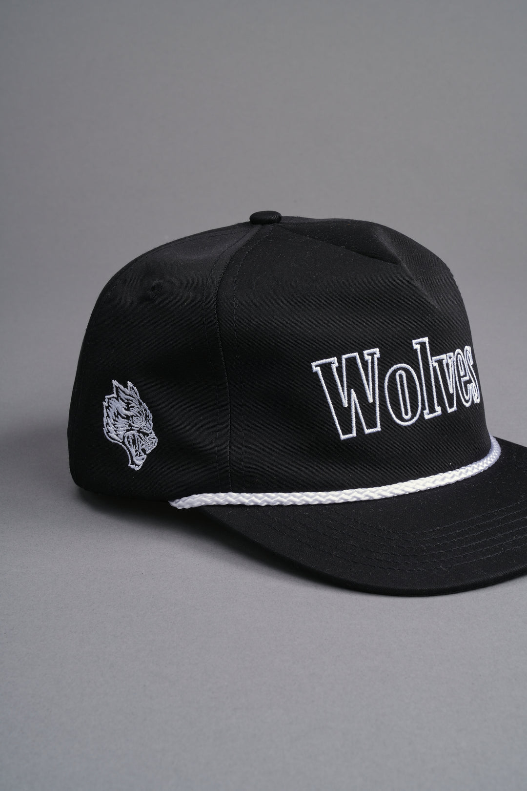 Wolves Paradise Hat in Black/White