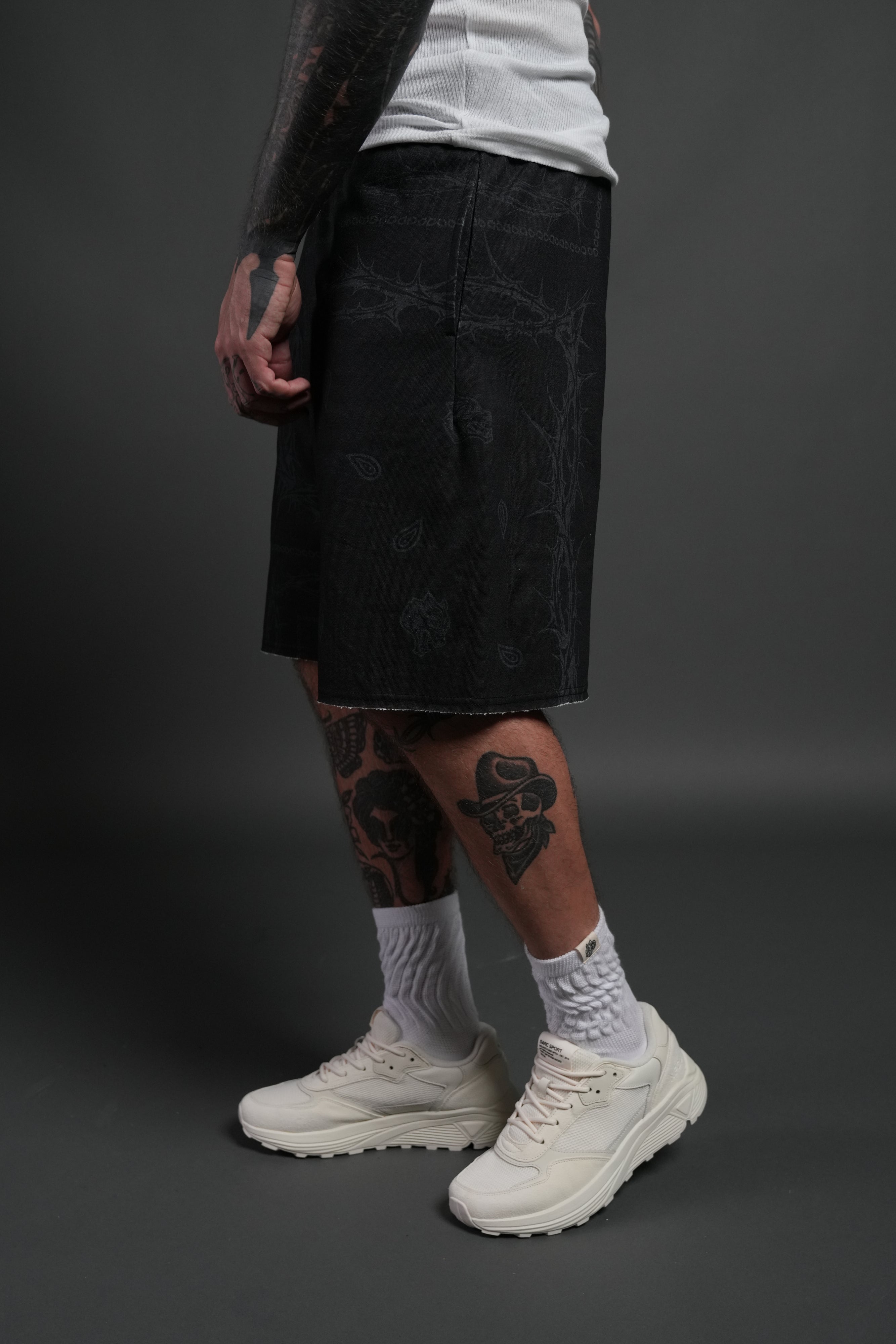 Wolves Pyramid Grunge Oversized Raw Hem Post Lounge Sweat Shorts in Black Thorn Paisley