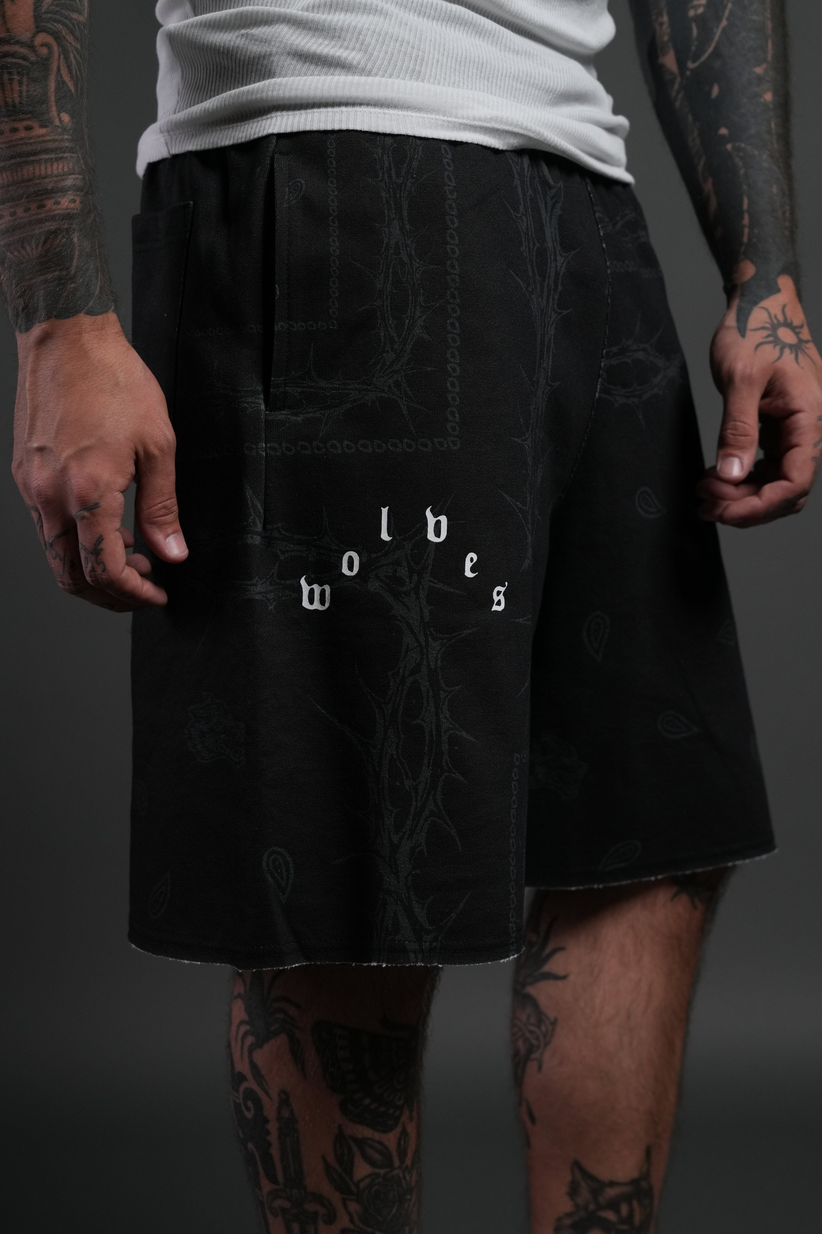 Wolves Pyramid Grunge Oversized Raw Hem Post Lounge Sweat Shorts in Black Thorn Paisley