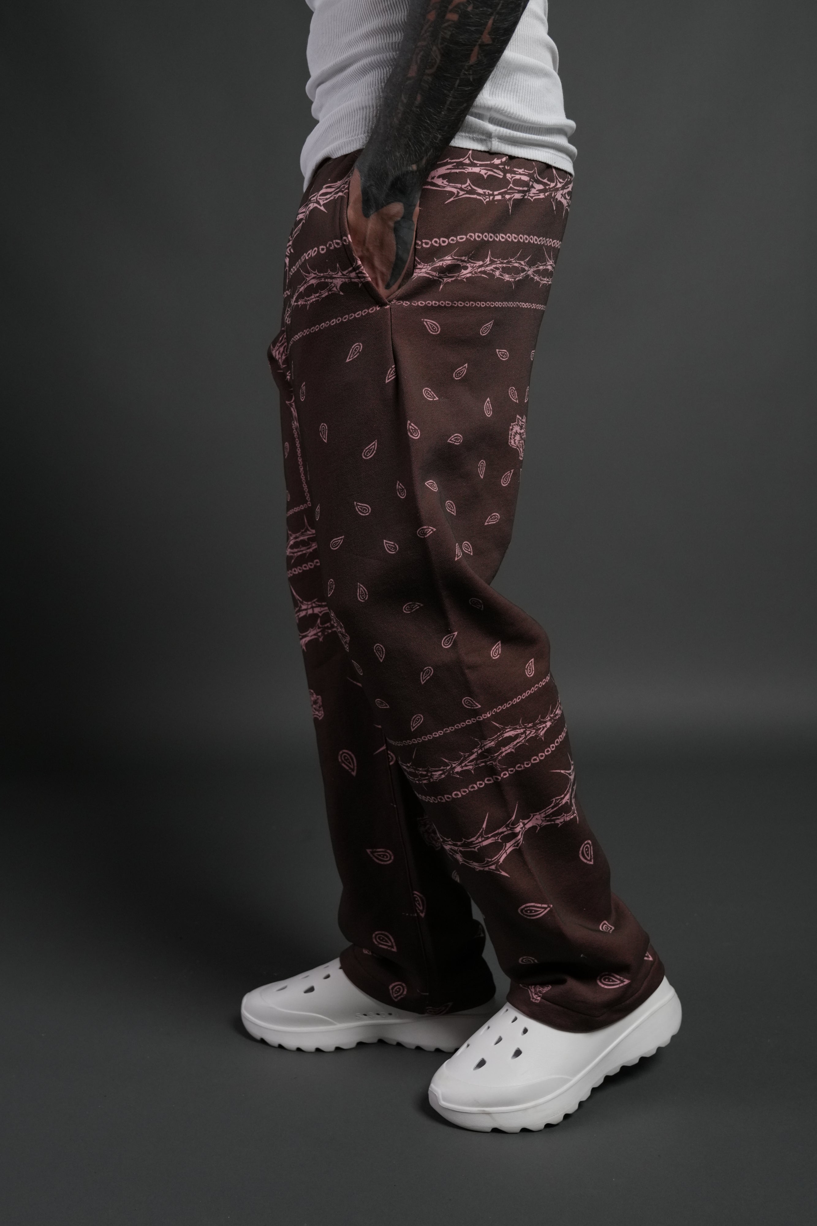 Wolves Pyramid Bigelow Sweat Pants in Desert Dust Thorn Paisley