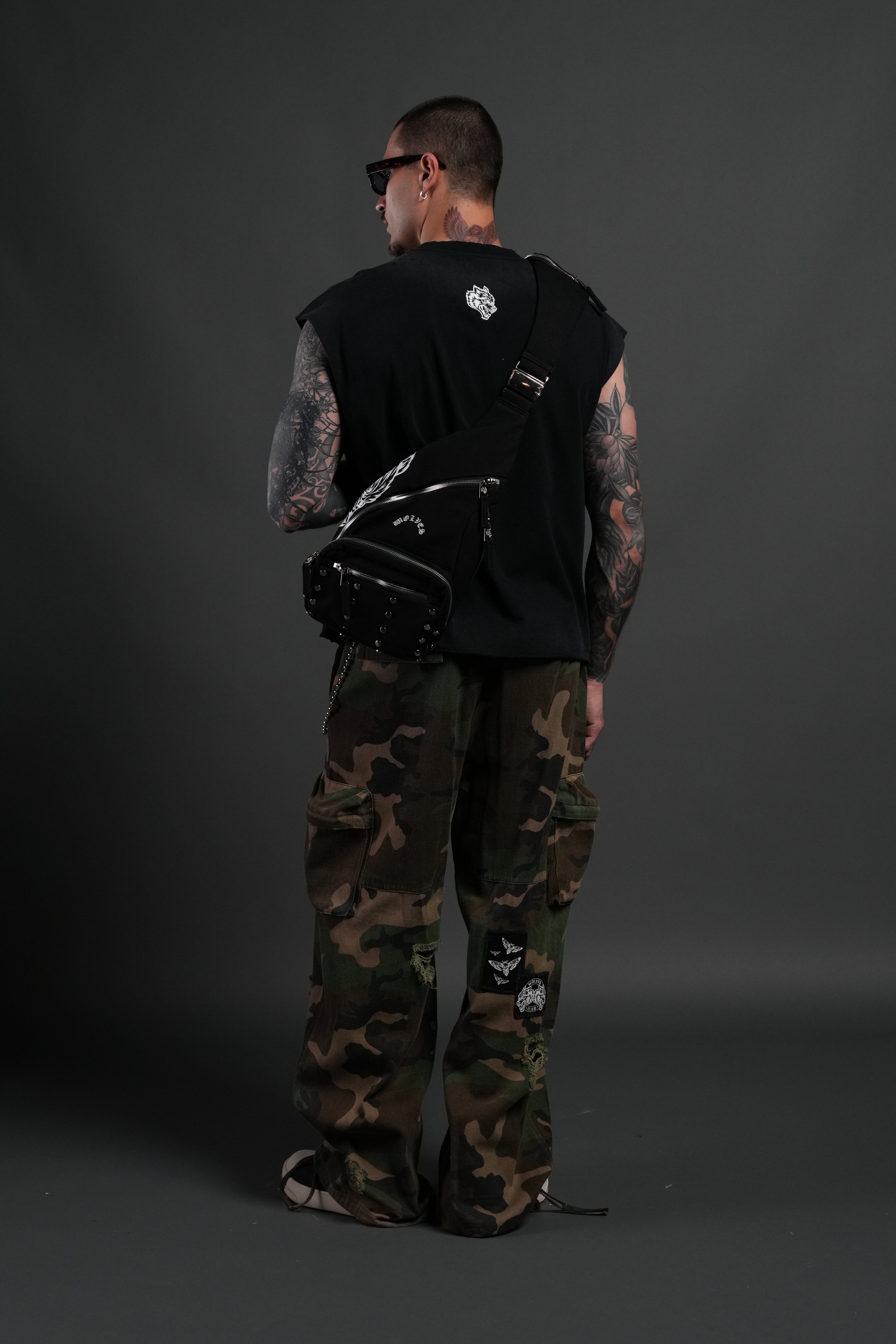 Wolf Head Ronin Side Bag in Black