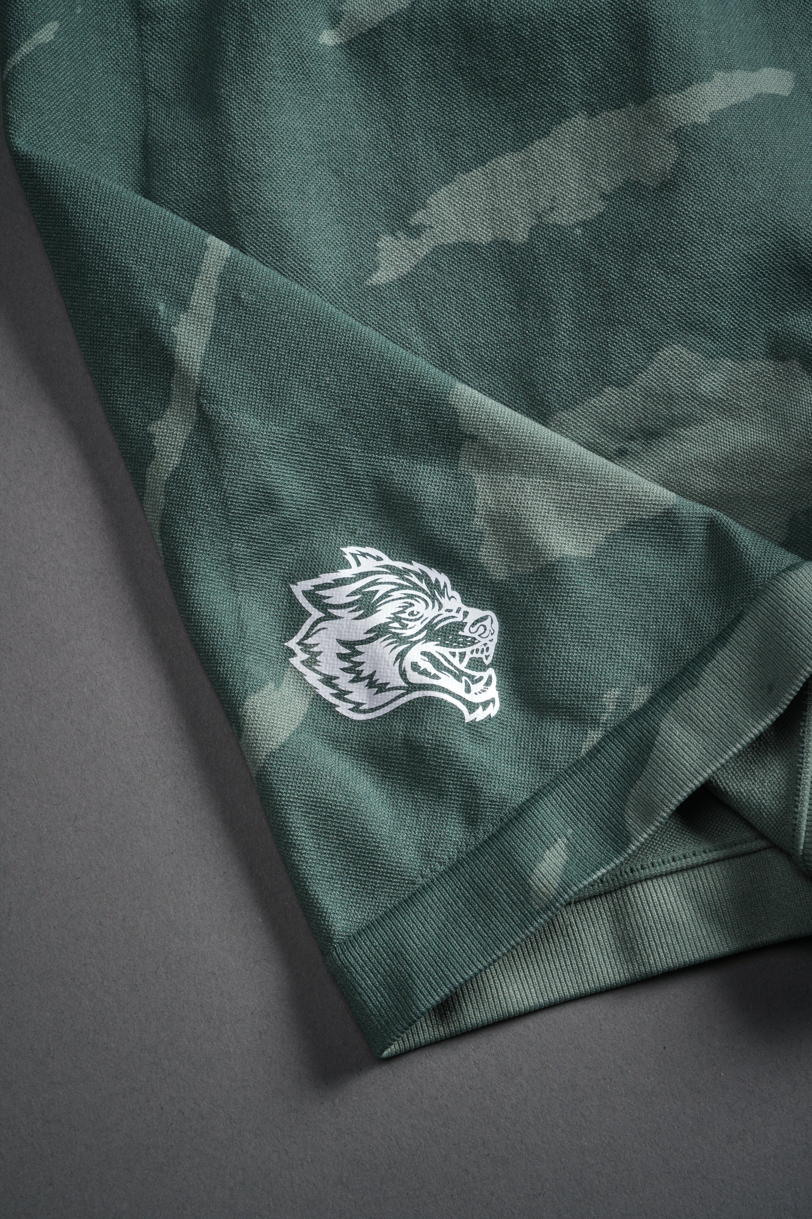 Dual Wolf Everson Seamless "Training" Shorts in Hunter Green Native Camo
