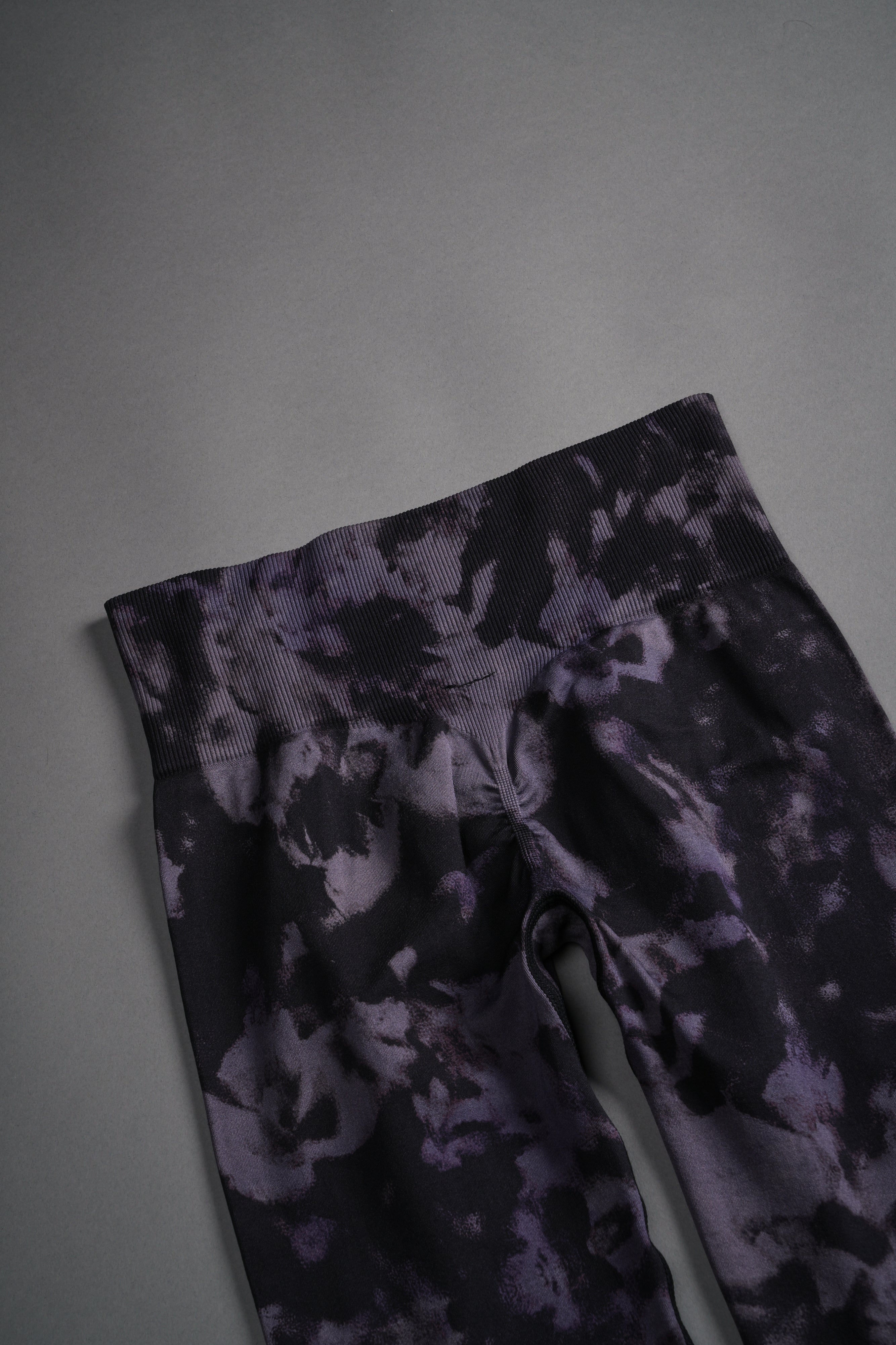 Chopper "Everson" Scrunch Leggings in Big Purple Night Marble