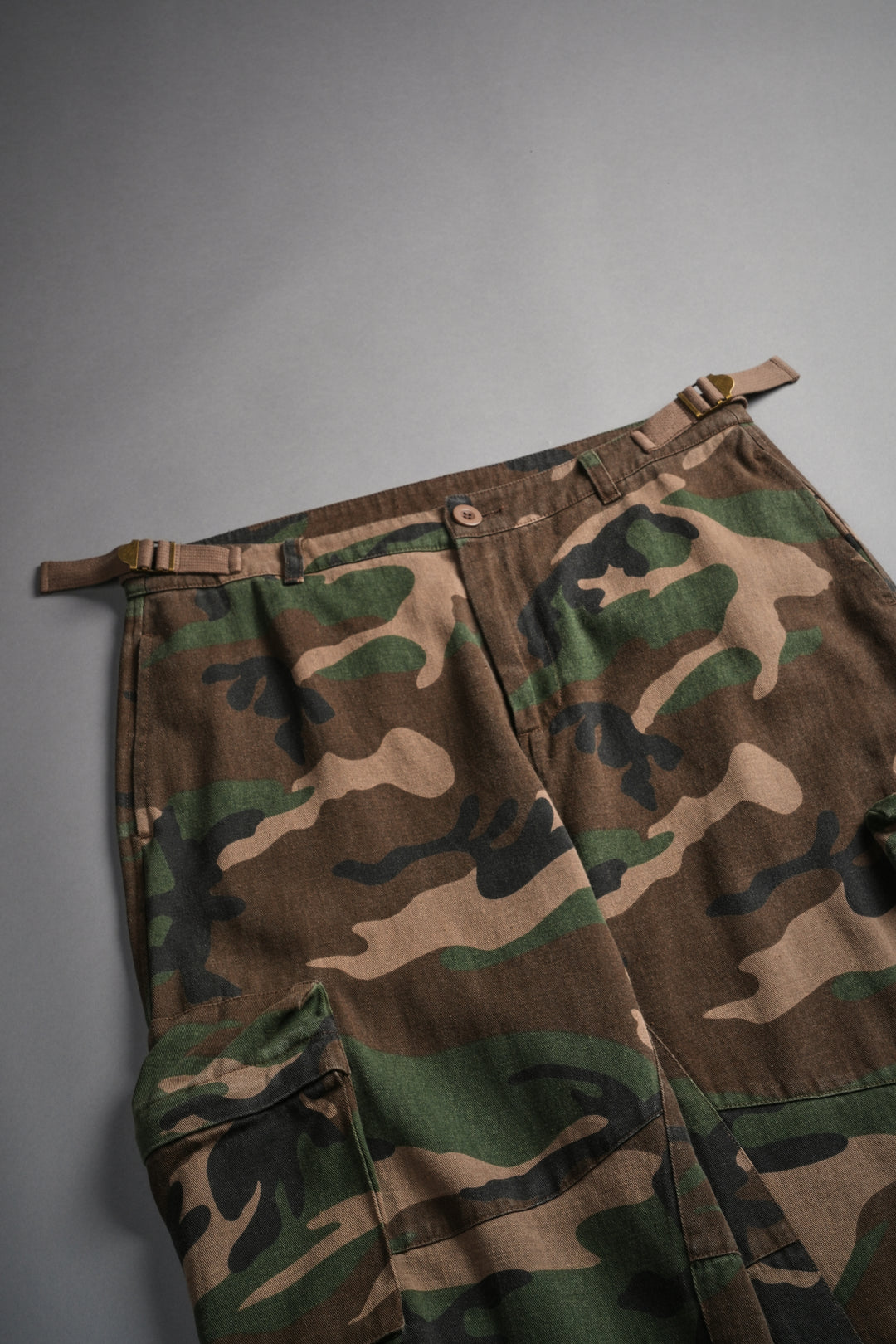 Wolf Chopper Duke Cargo Pants in Woodland Camo