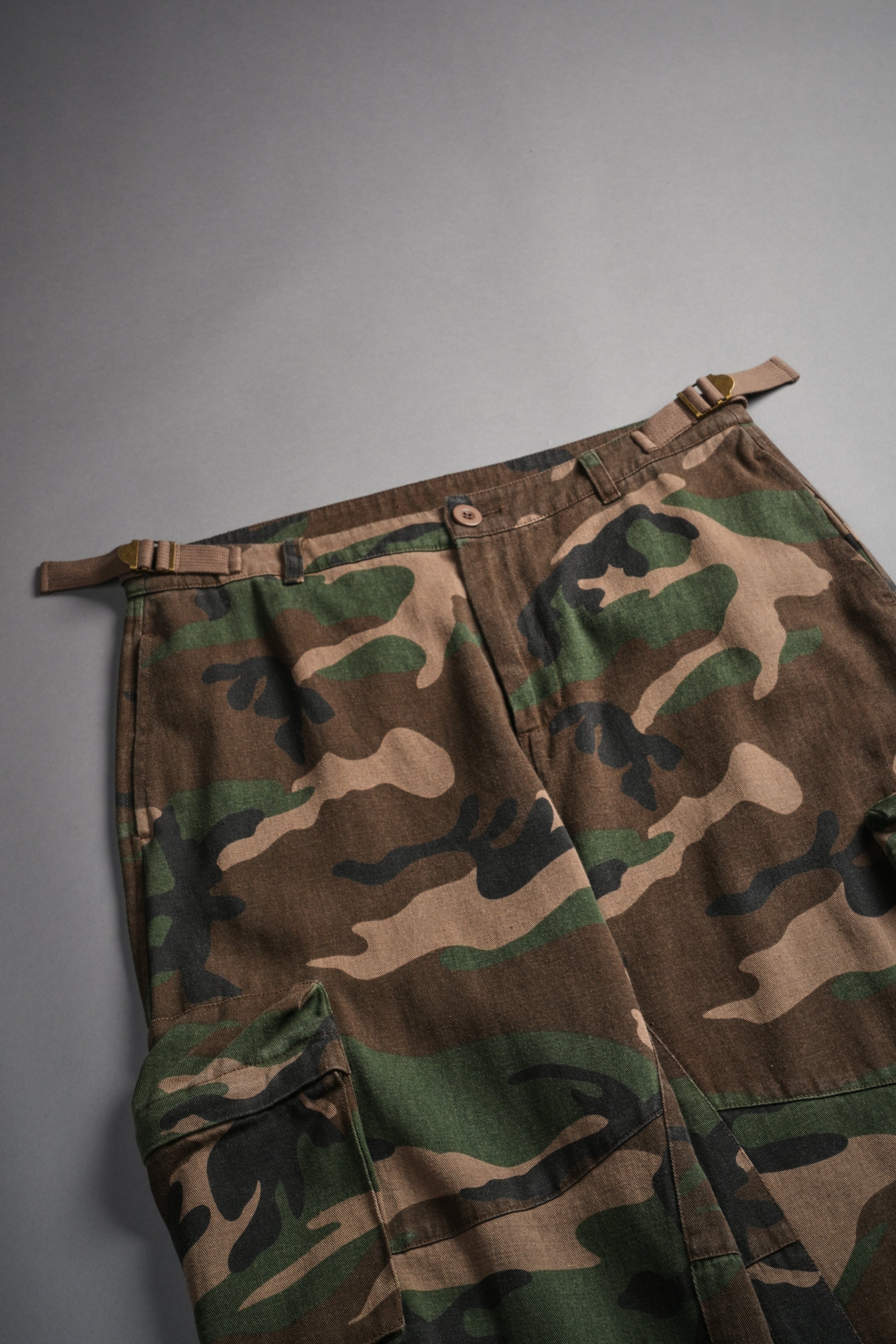 Wolf Chopper Duke Cargo Pants in Woodland Camo