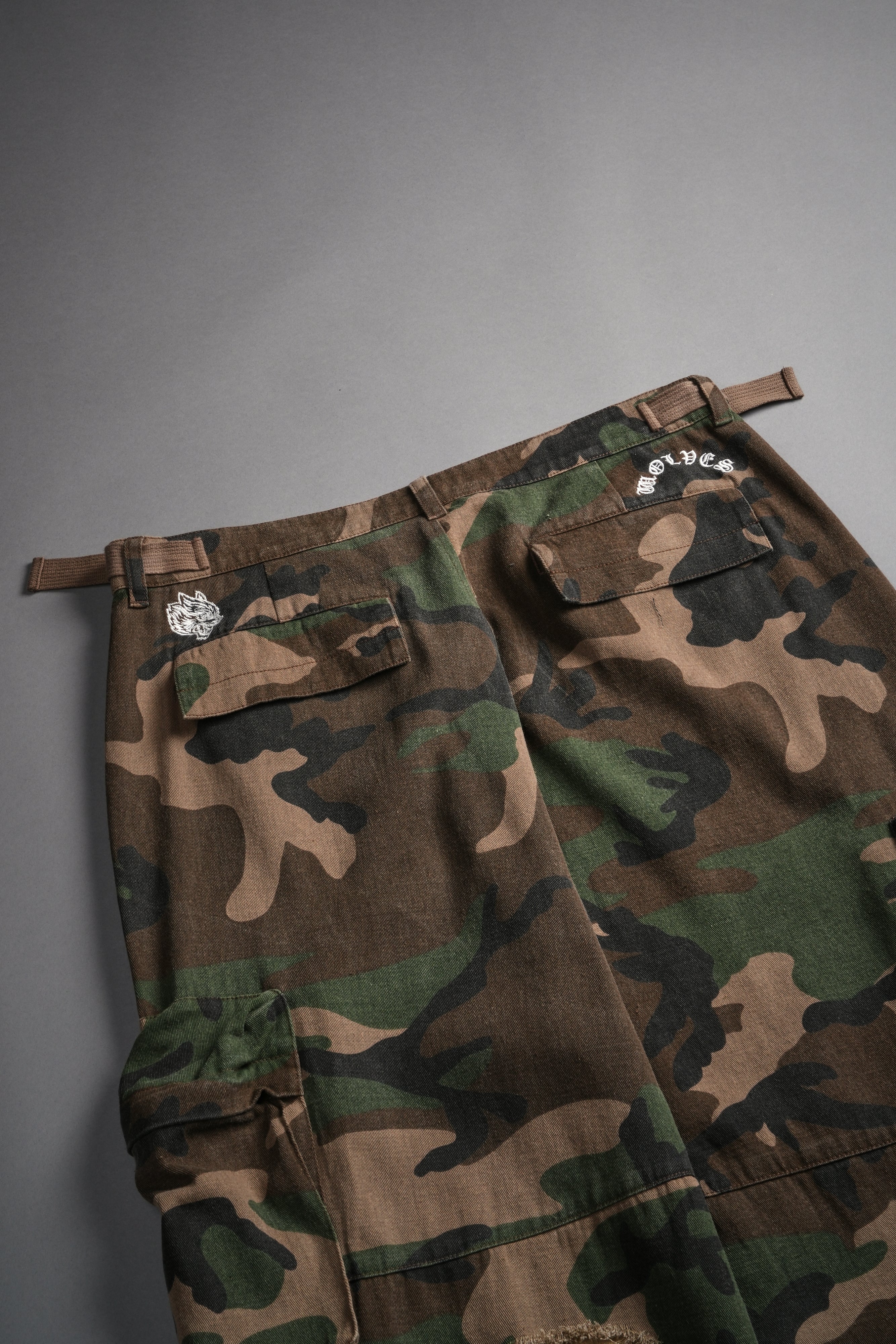 Wolf Chopper Duke Cargo Pants in Woodland Camo