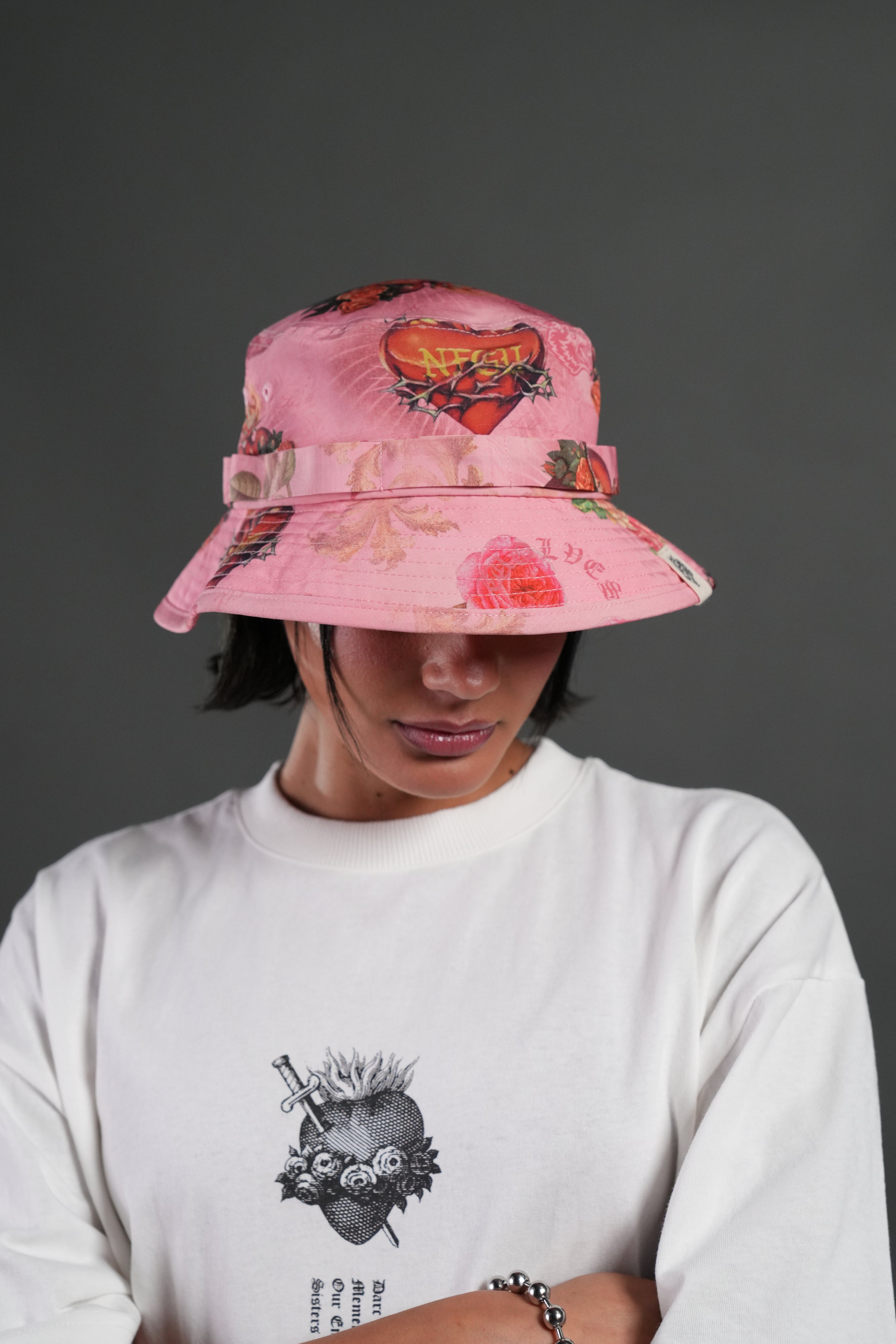 Wolf Patch V2 Boonie Bucket Hat in Corazon de Devocion