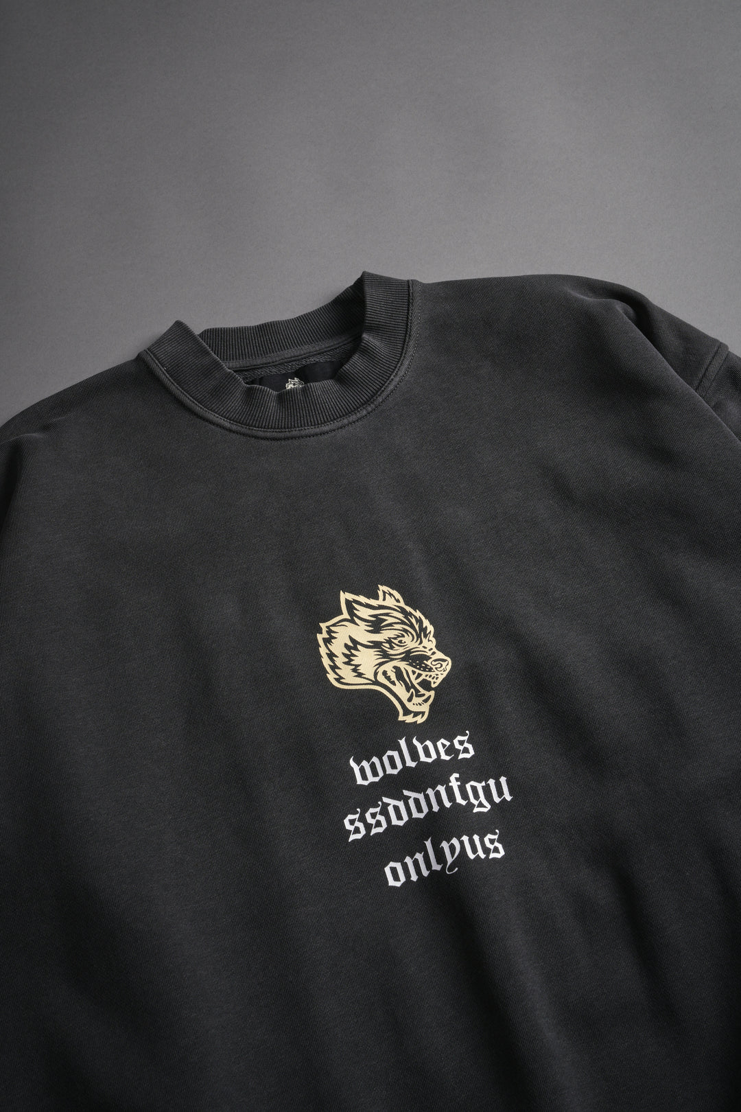 Desert Howl London Crewneck in Wolf Gray