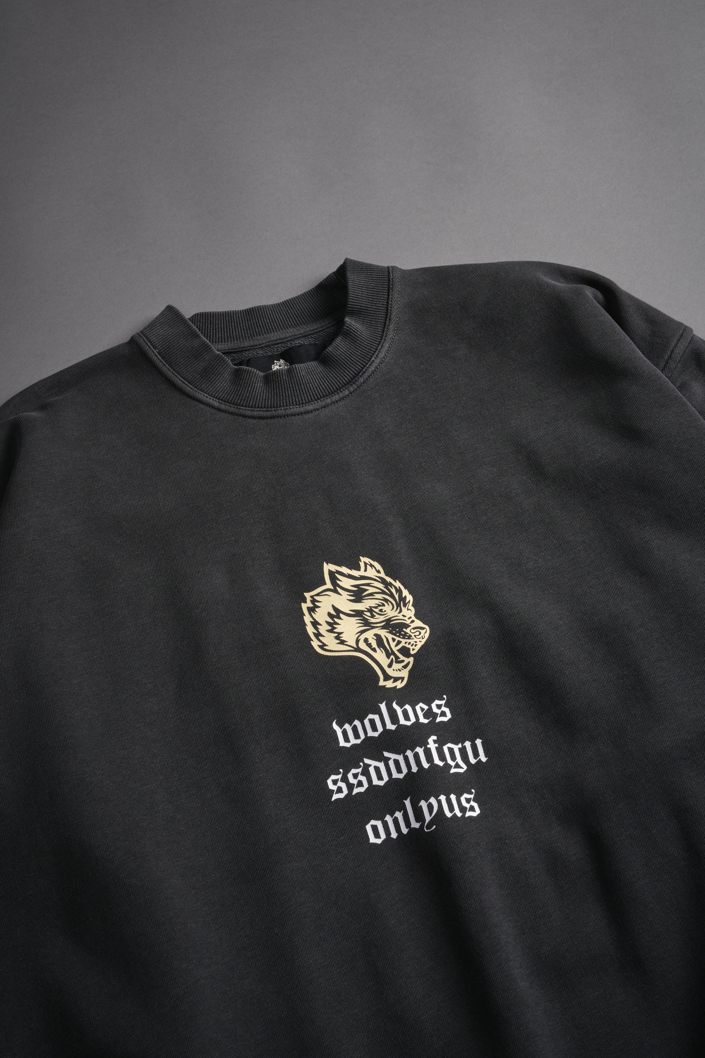 Desert Howl London Crewneck in Wolf Gray