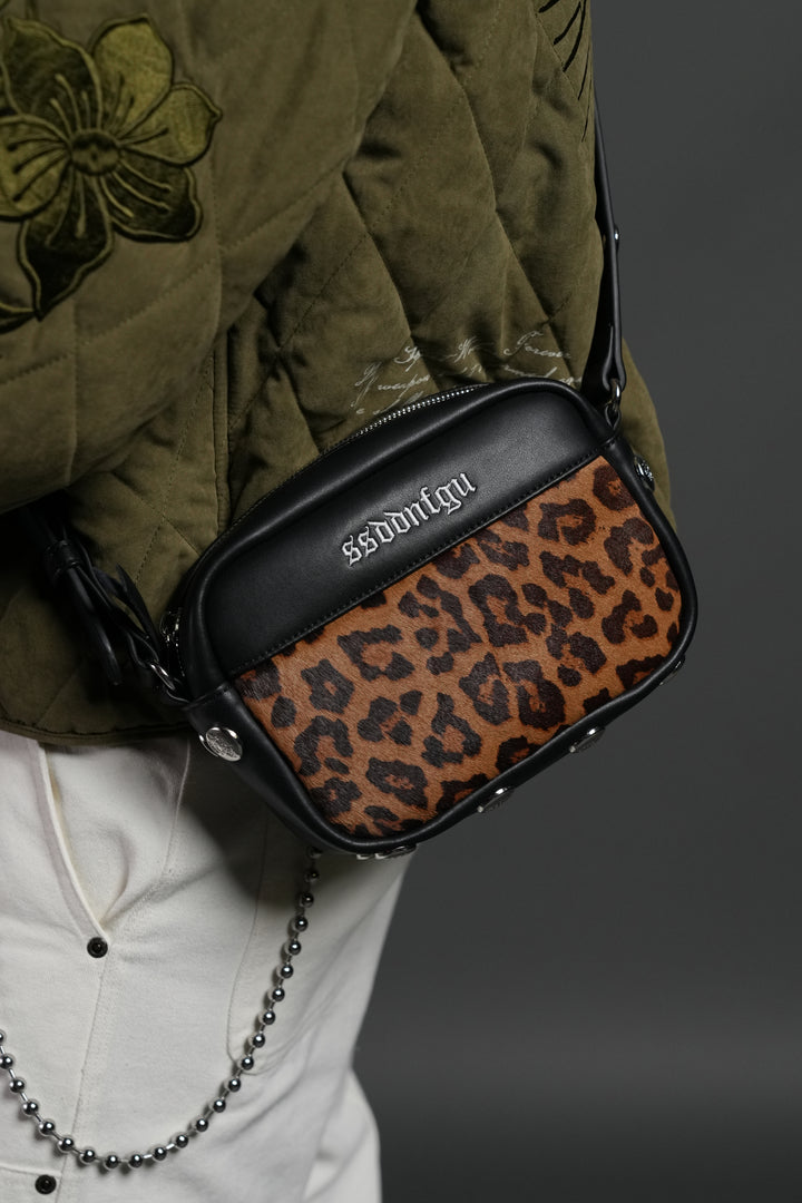 Wolf Head Rodman Leather Side Bag in Black