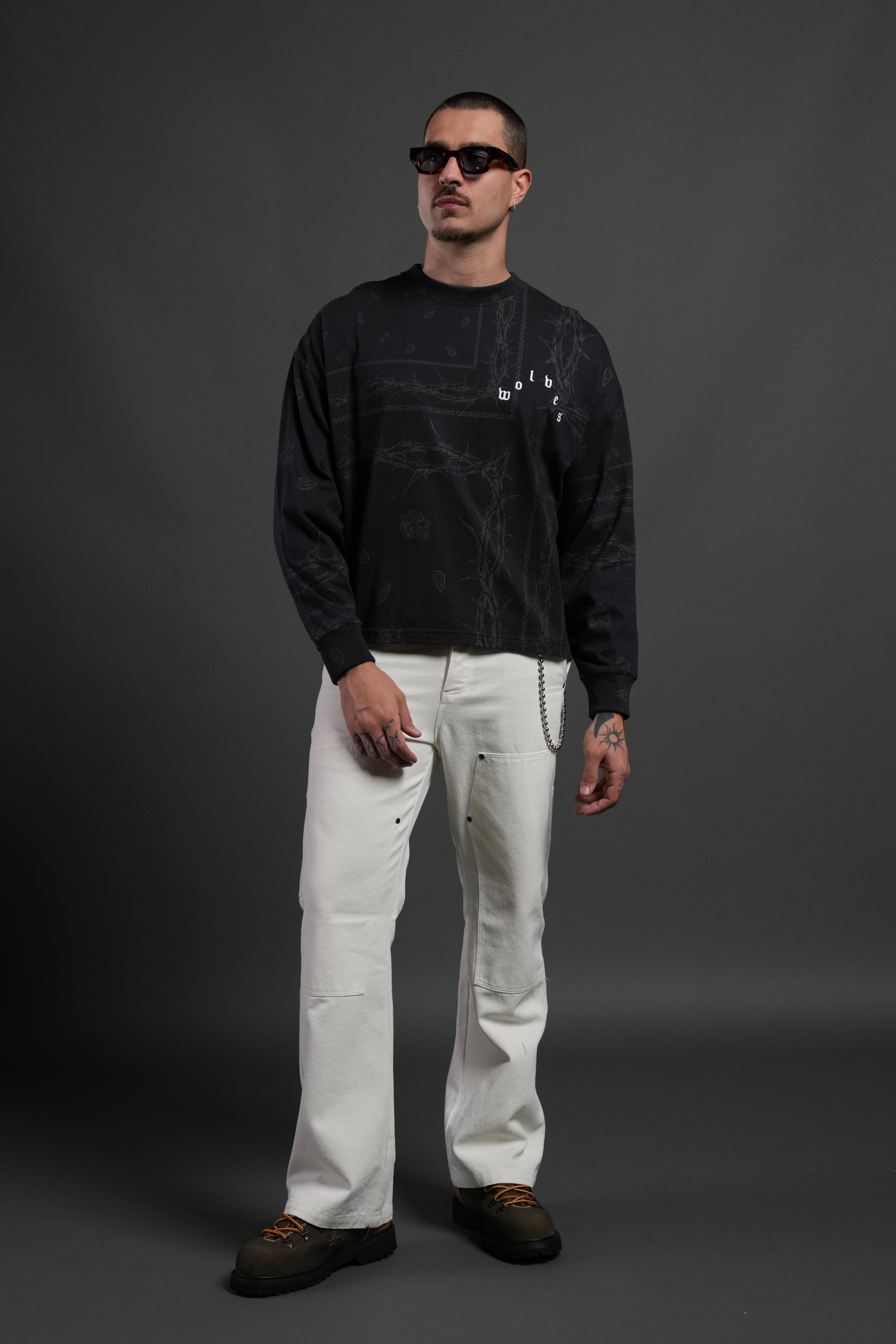 Wolves Pyramid Grunge "Box Cut" L/S Tee in Black Thorn Paisley