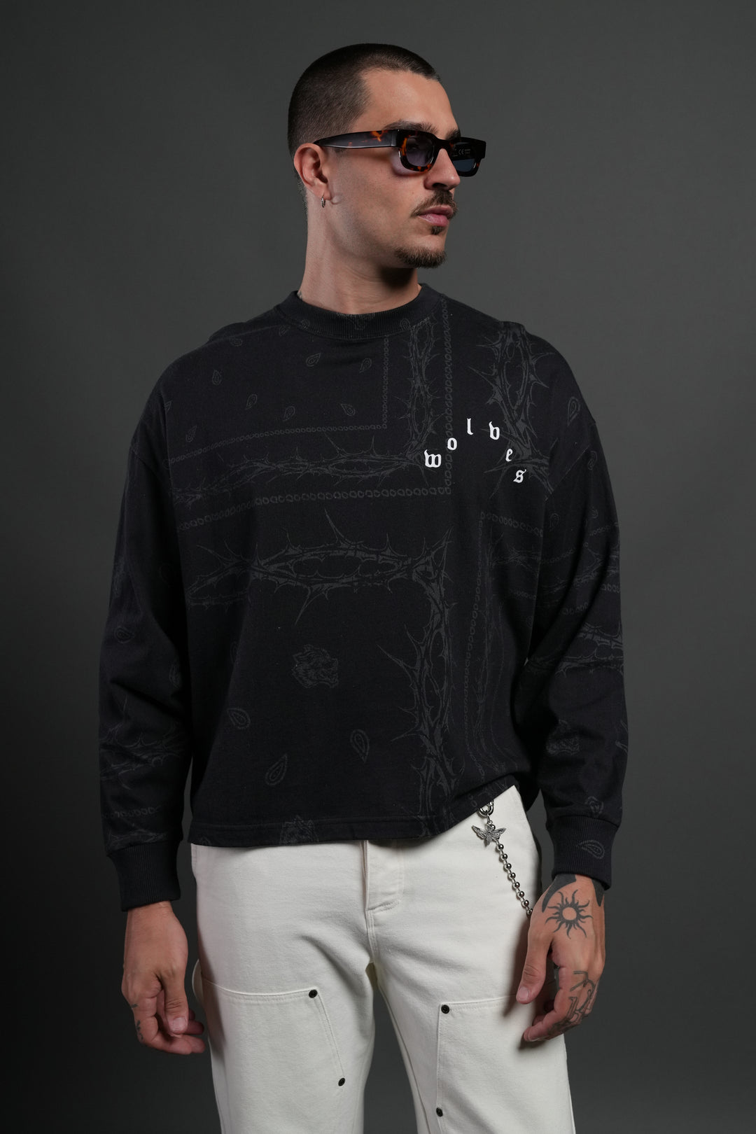 Wolves Pyramid Grunge "Box Cut" L/S Tee in Black Thorn Paisley