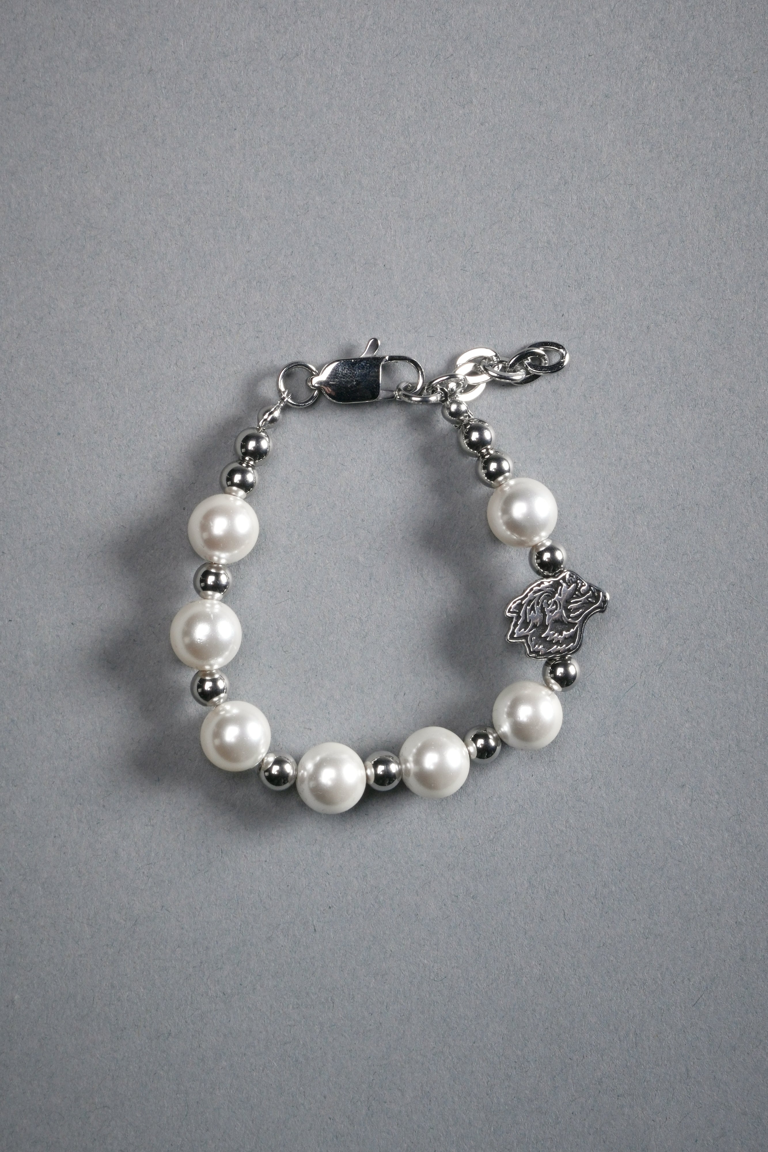 She Wolf Head Bracelet in Pearl