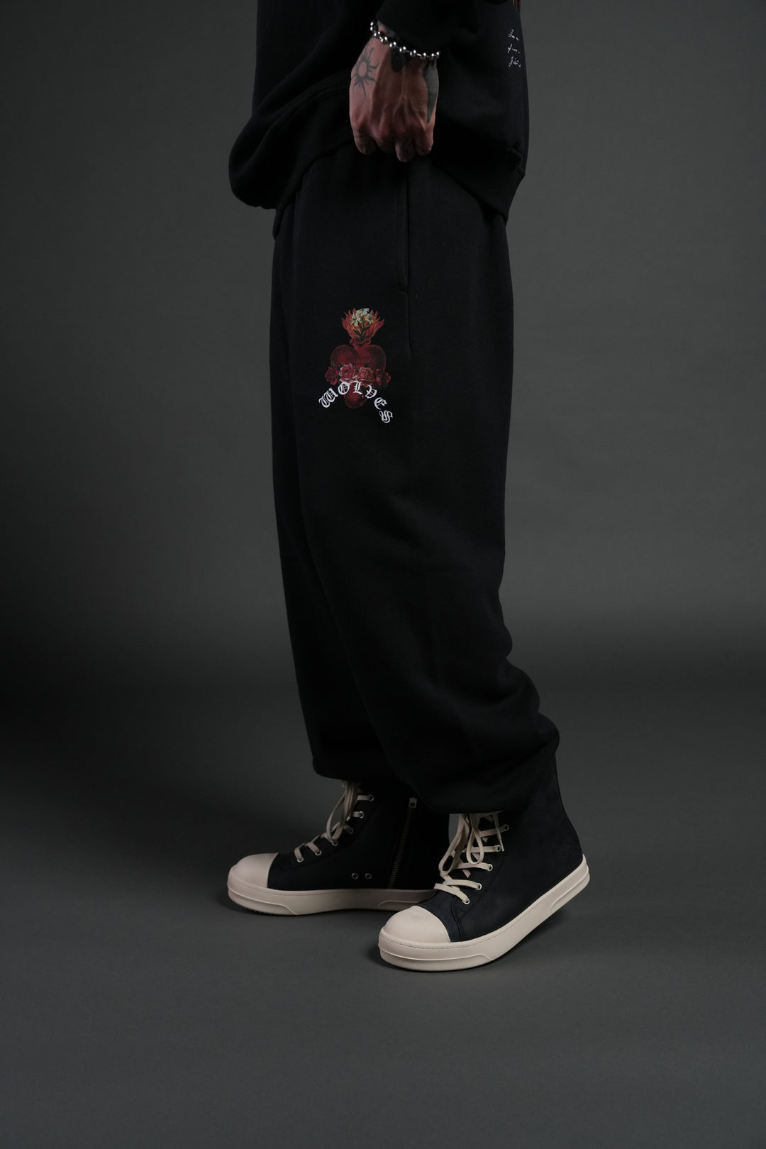 Heart Oath Unisex Lightweight Lounger Sweat Pants in Black