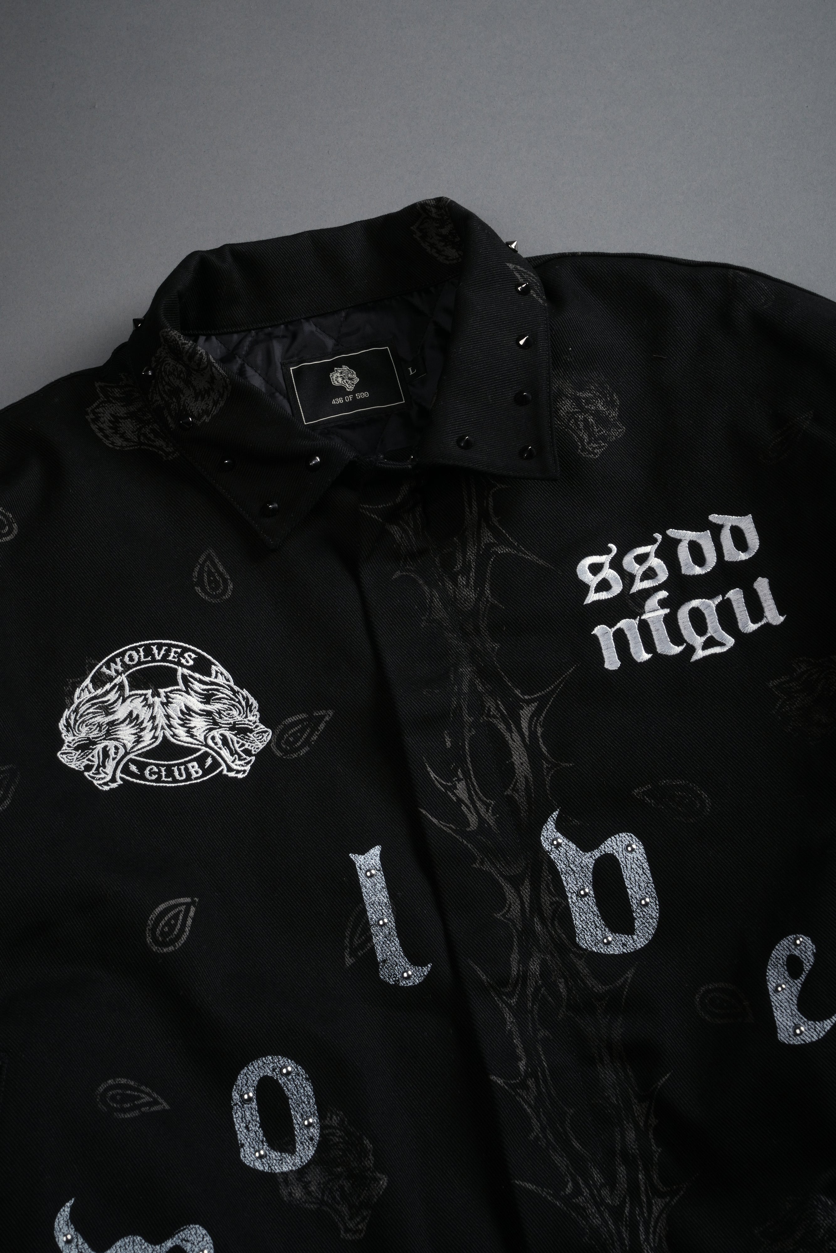 Studded Wolves Pyramid Moe Jacket in Black Thorn Paisley