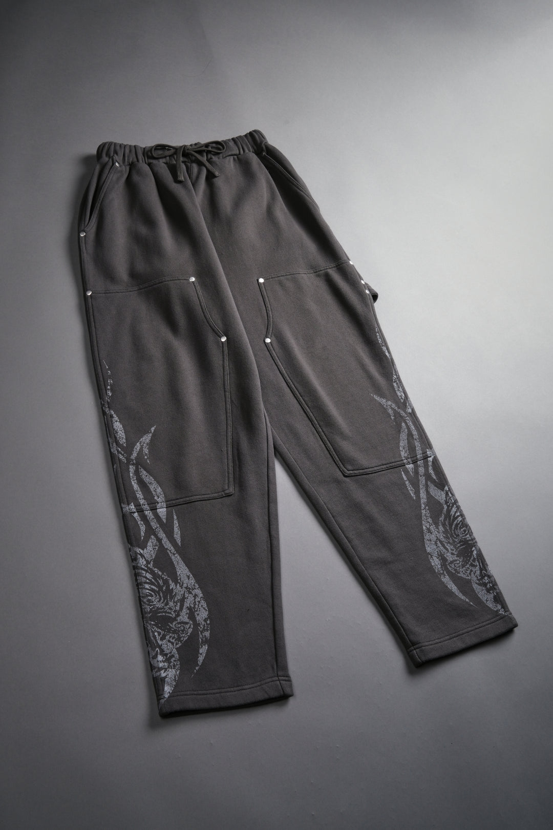 Finite Flame Rivet Fleece Sweat Pants in Wolf Gray