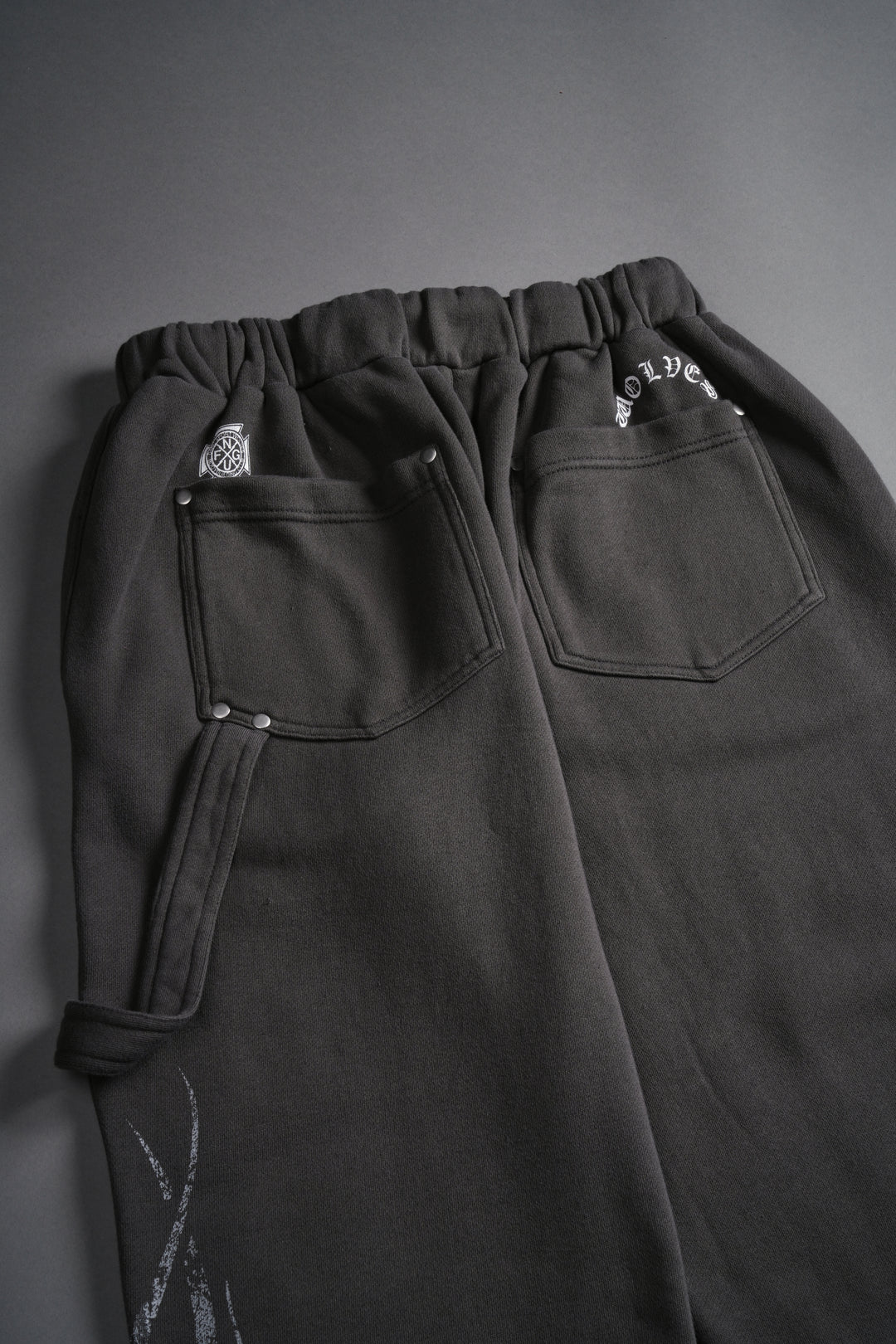 Finite Flame Rivet Fleece Sweat Pants in Wolf Gray