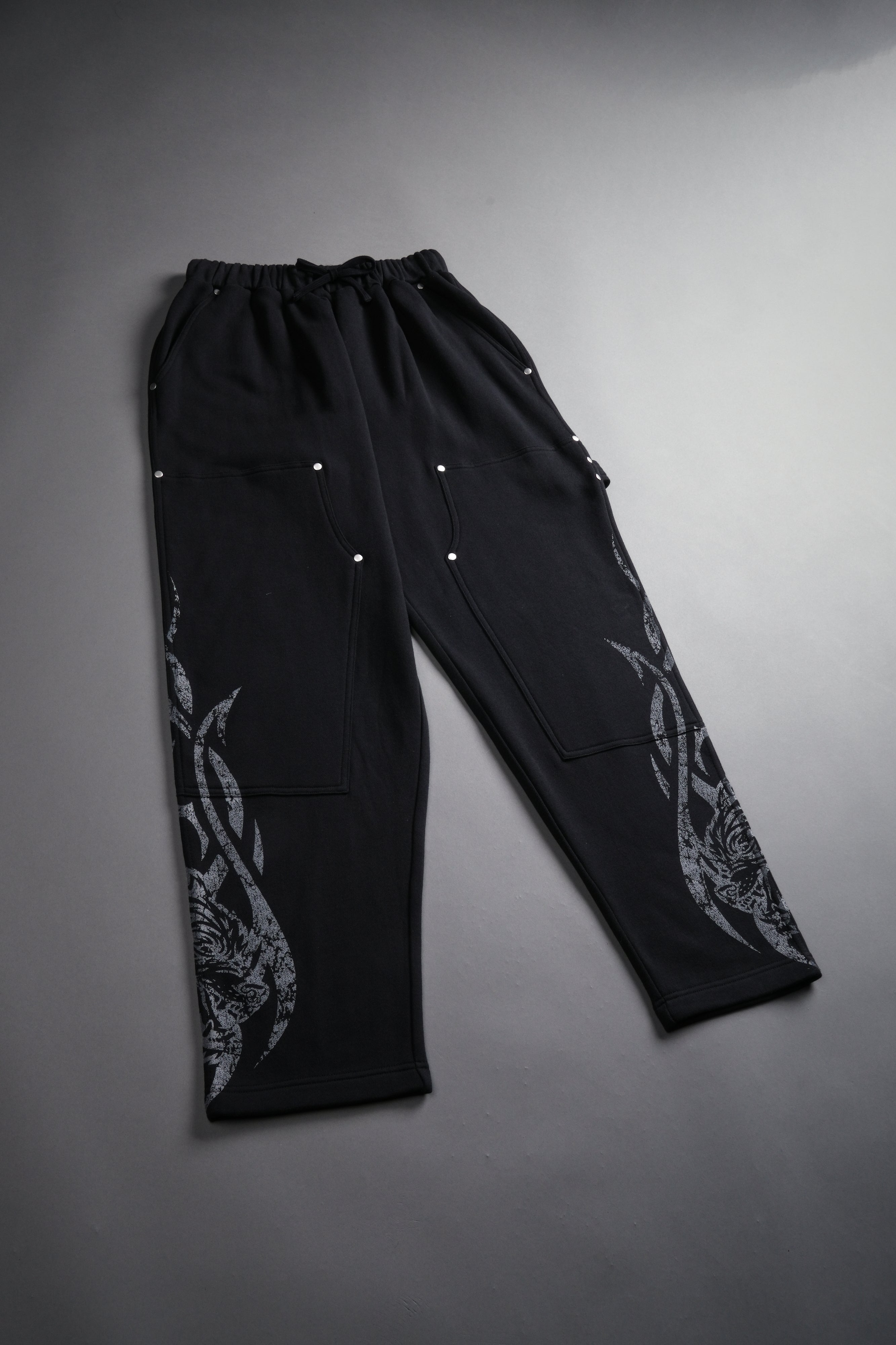 Finite Flame Rivet Fleece Sweat Pants in Black