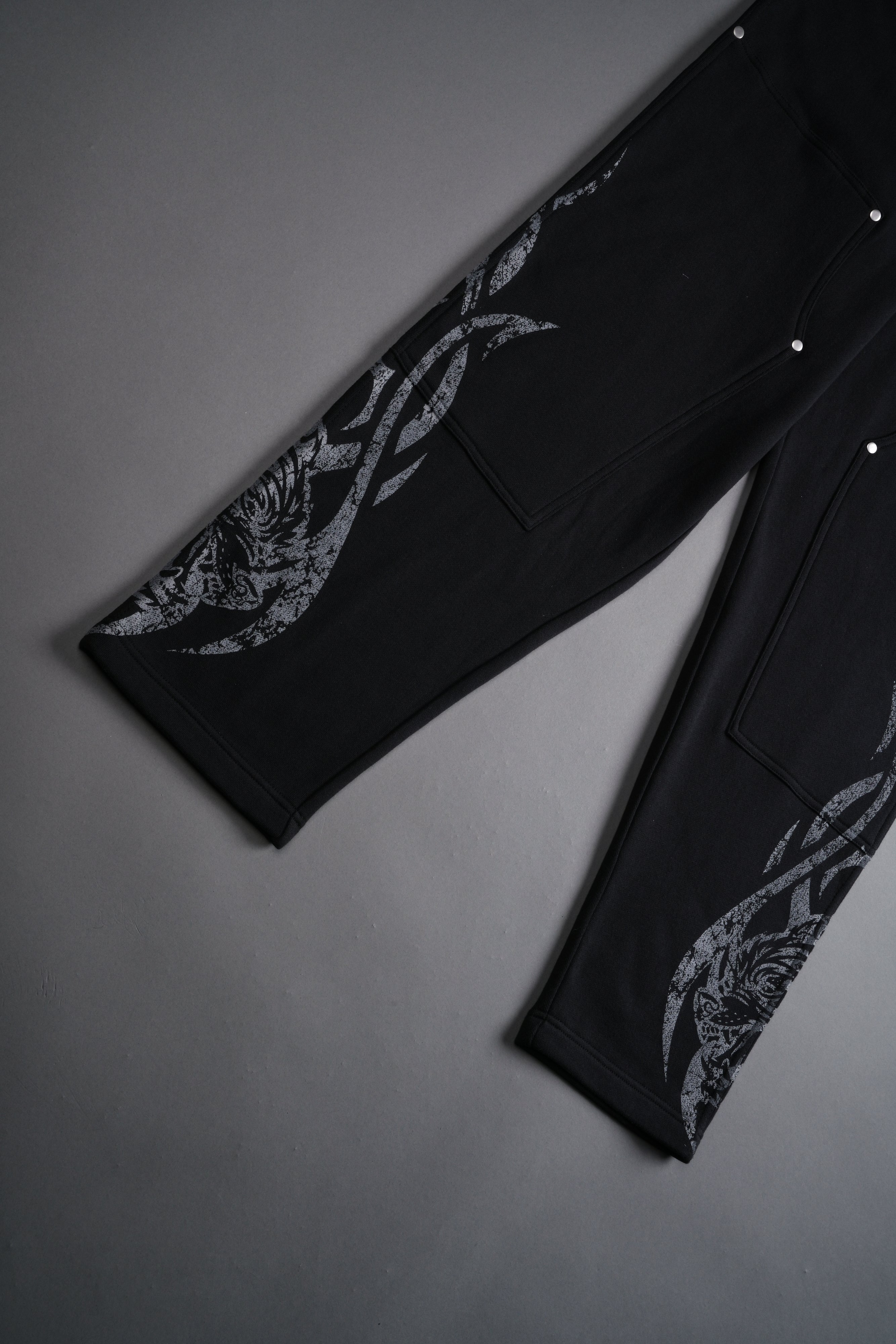 Finite Flame Rivet Fleece Sweat Pants in Black