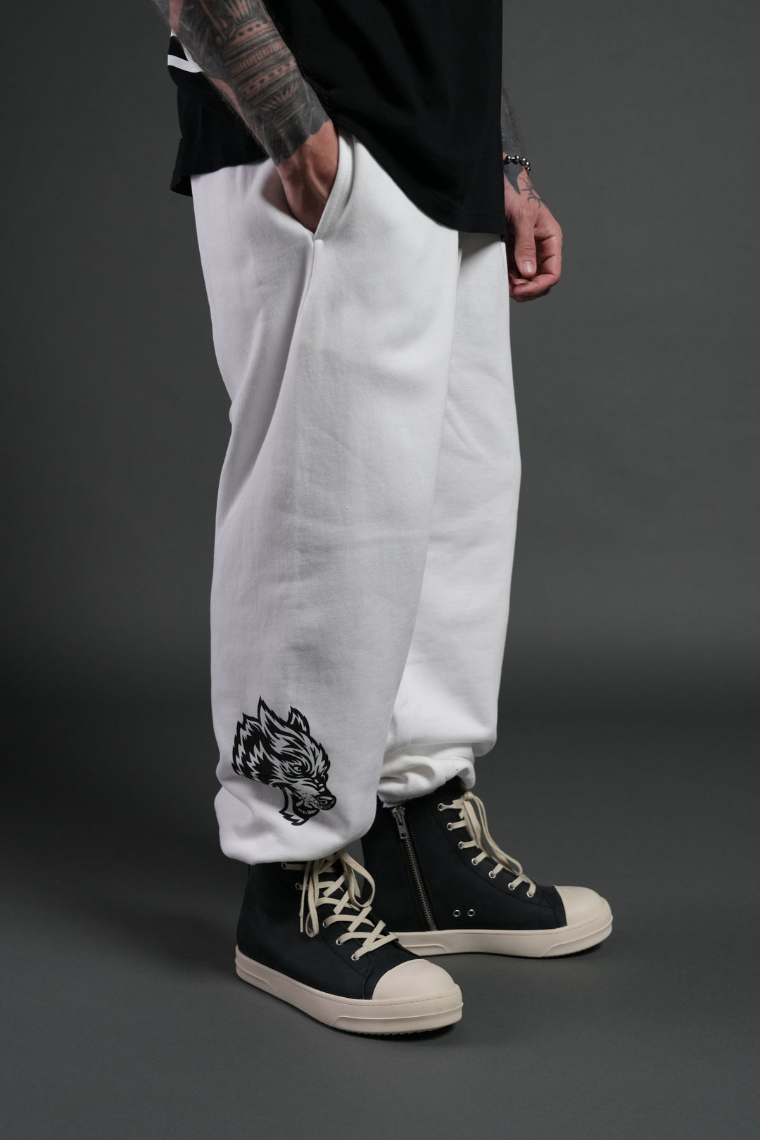 Sin Again Unisex Lightweight Lounger Sweat Pants in Cream