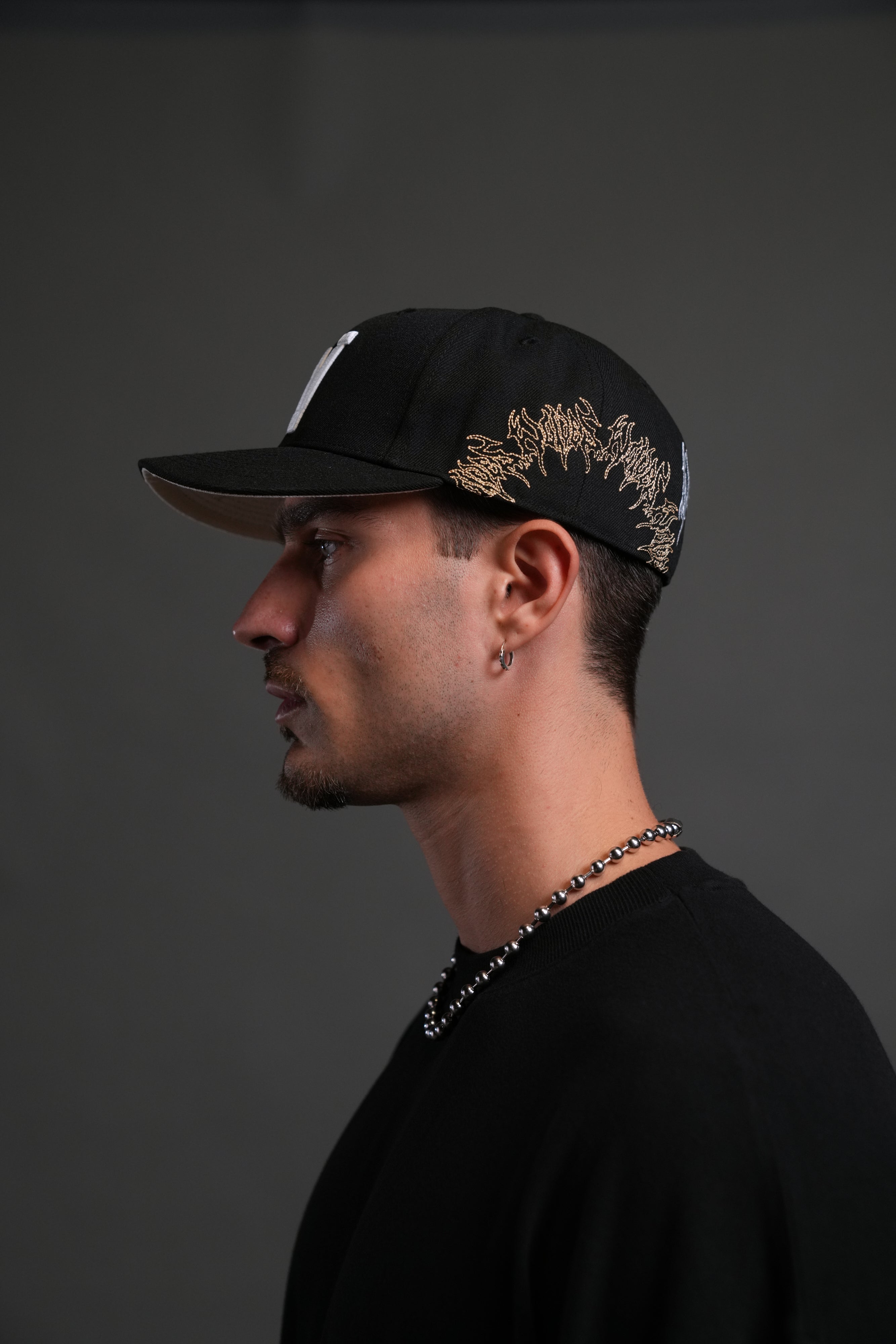 Hesh Core Fitted Cap in Black